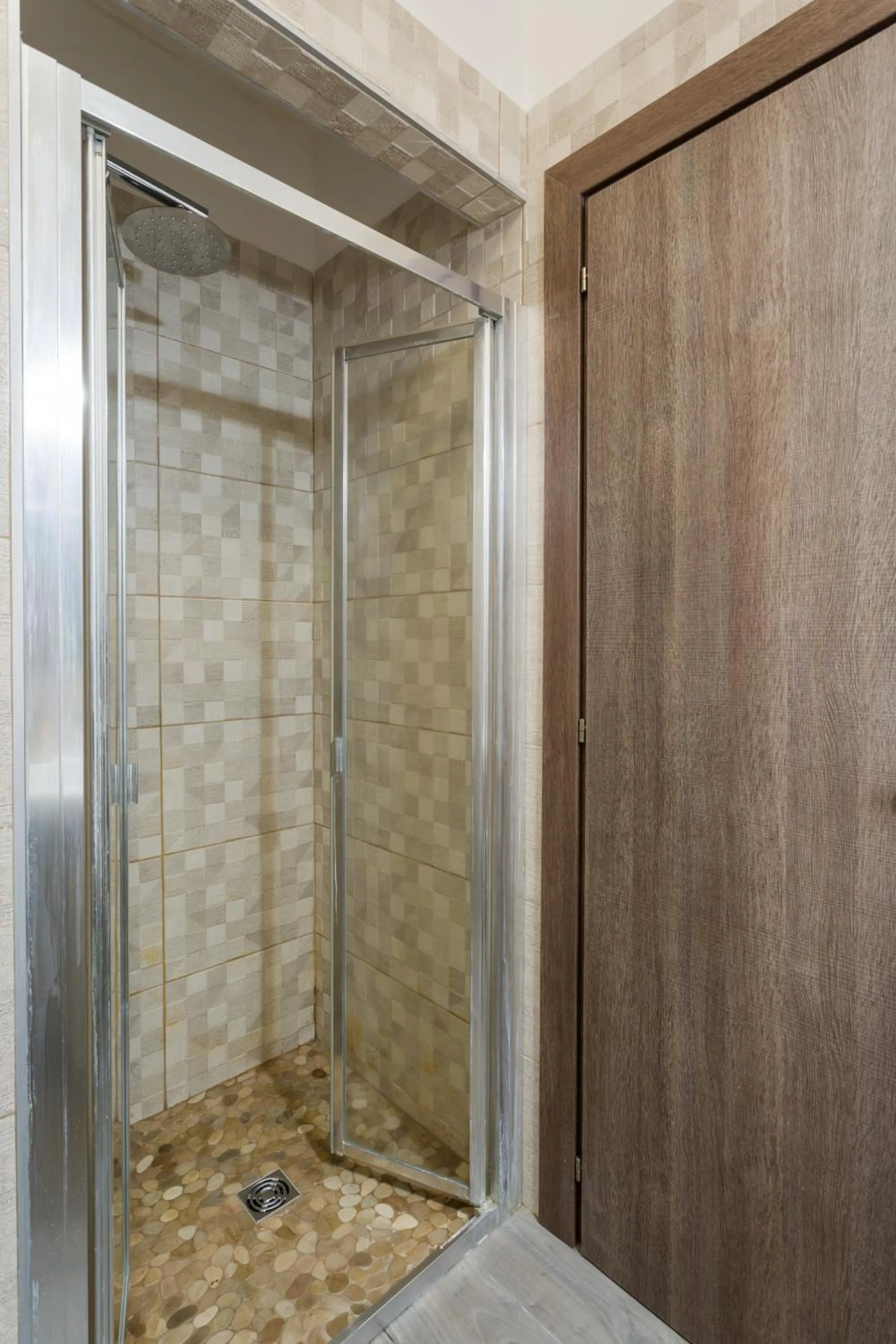 Shower in il Sogno di Partenope By Rosa Loporchio