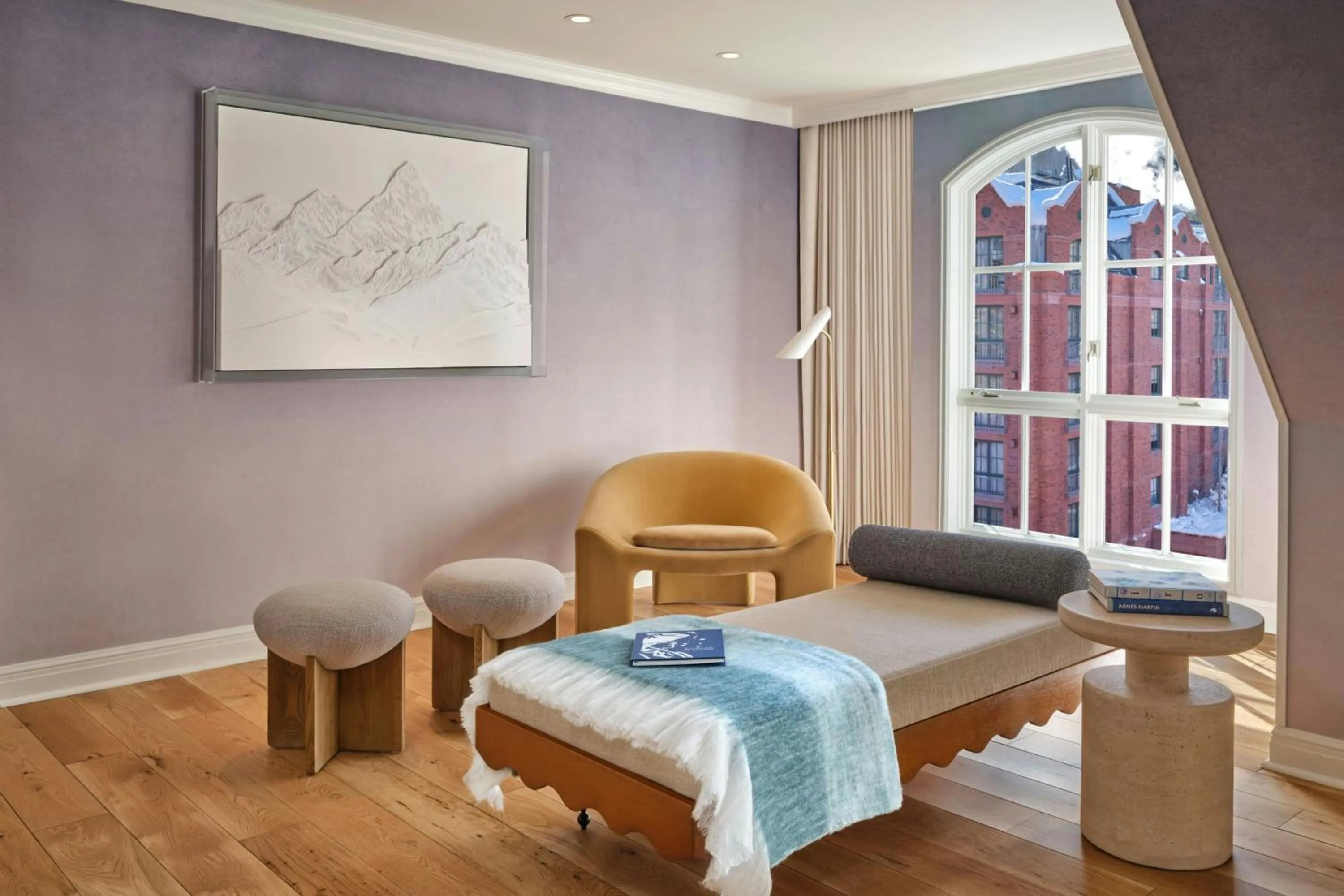 Lounge or bar in St. Regis Aspen Resort