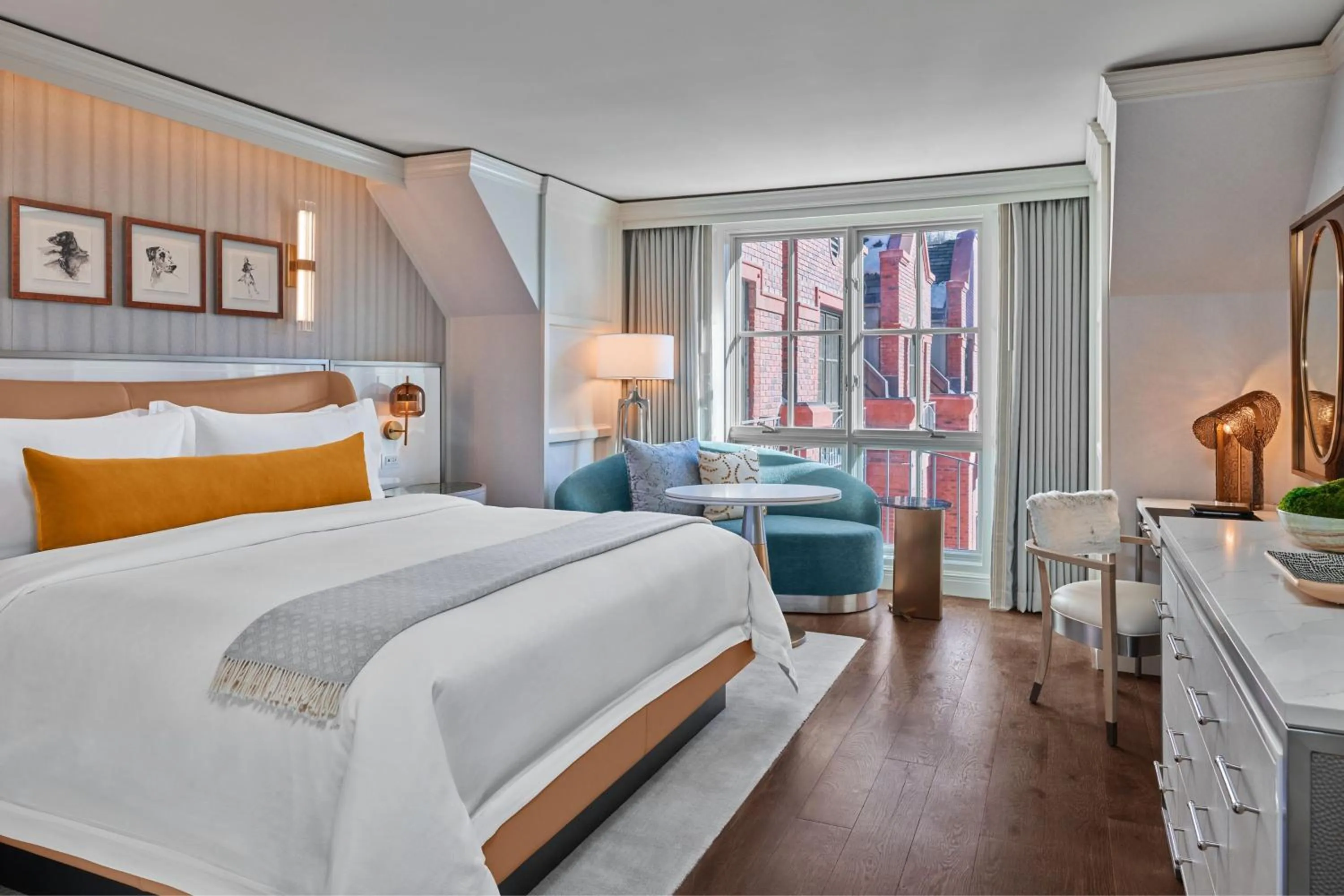 Photo of the whole room, Bed in St. Regis Aspen Resort