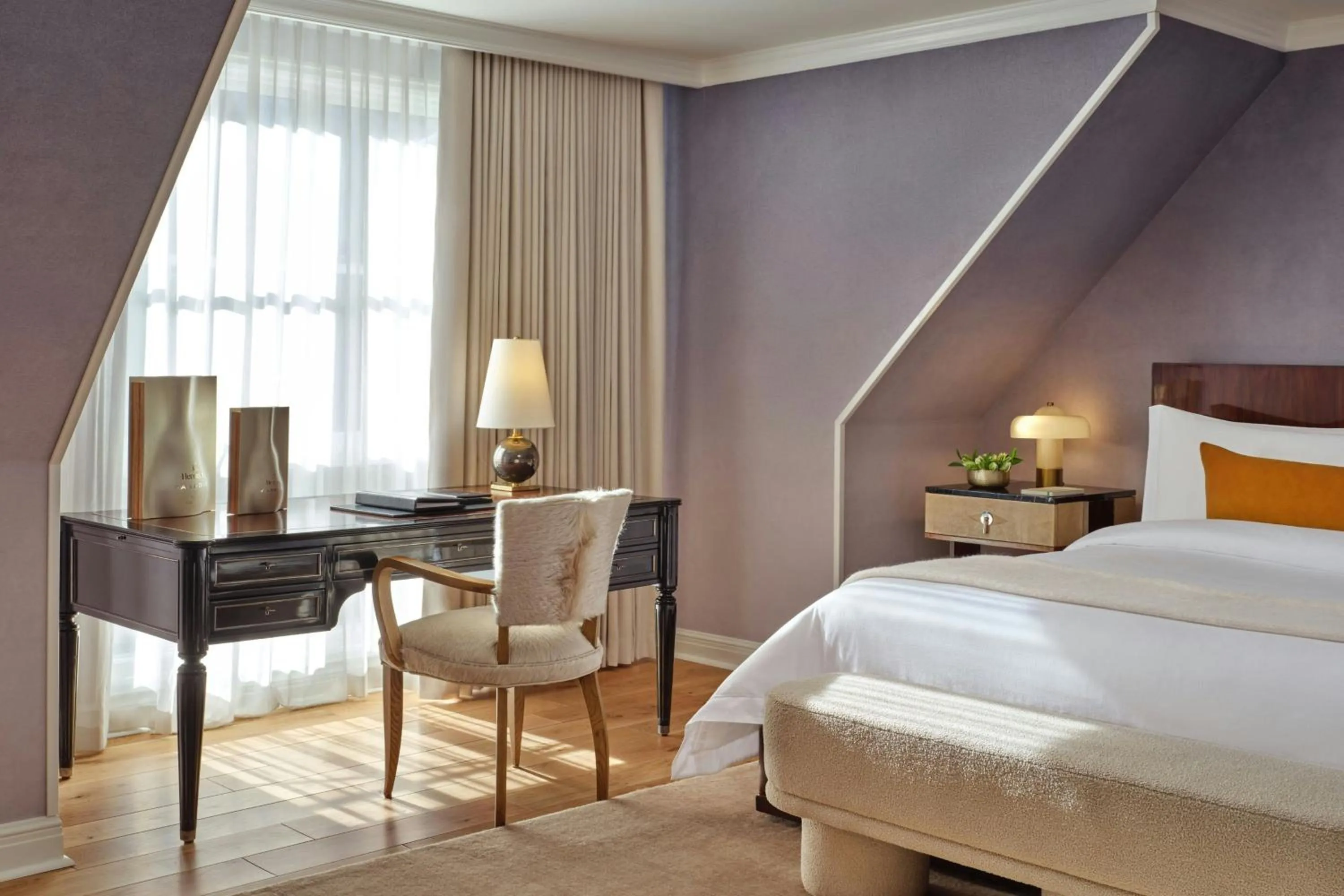 Bedroom, Bed in St. Regis Aspen Resort