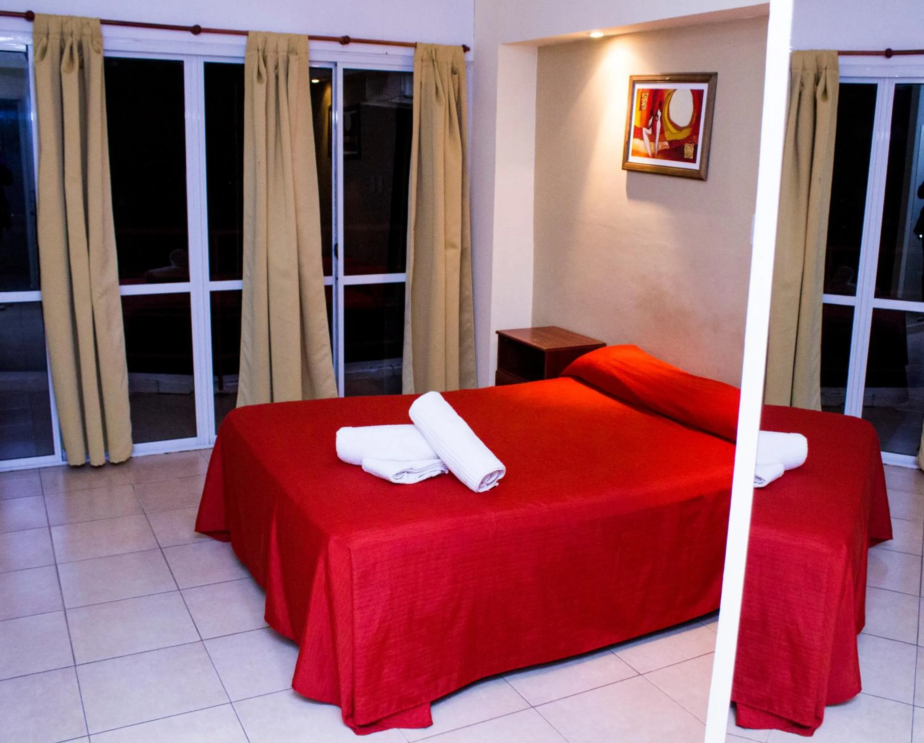 Photo of the whole room, Bed in Hotel San Remo Majestic