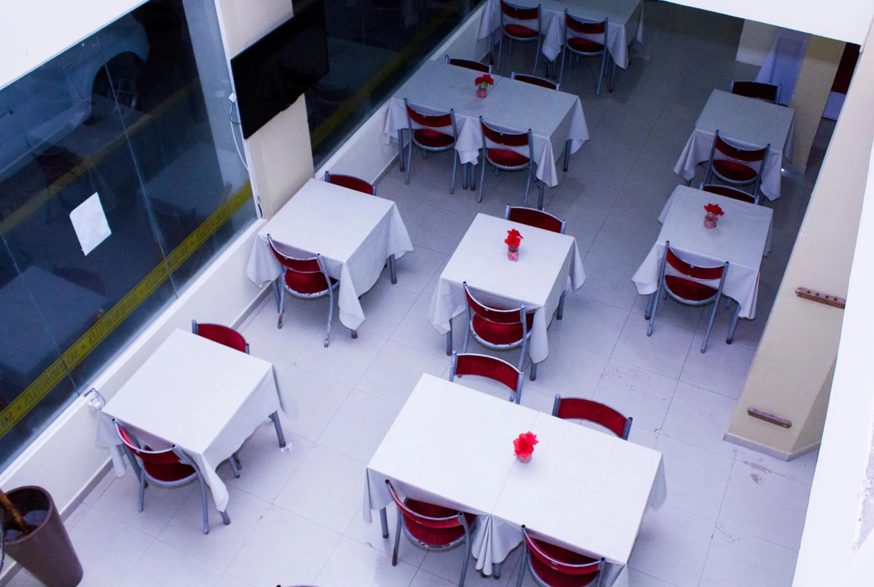 Restaurant/places to eat in Hotel San Remo Majestic