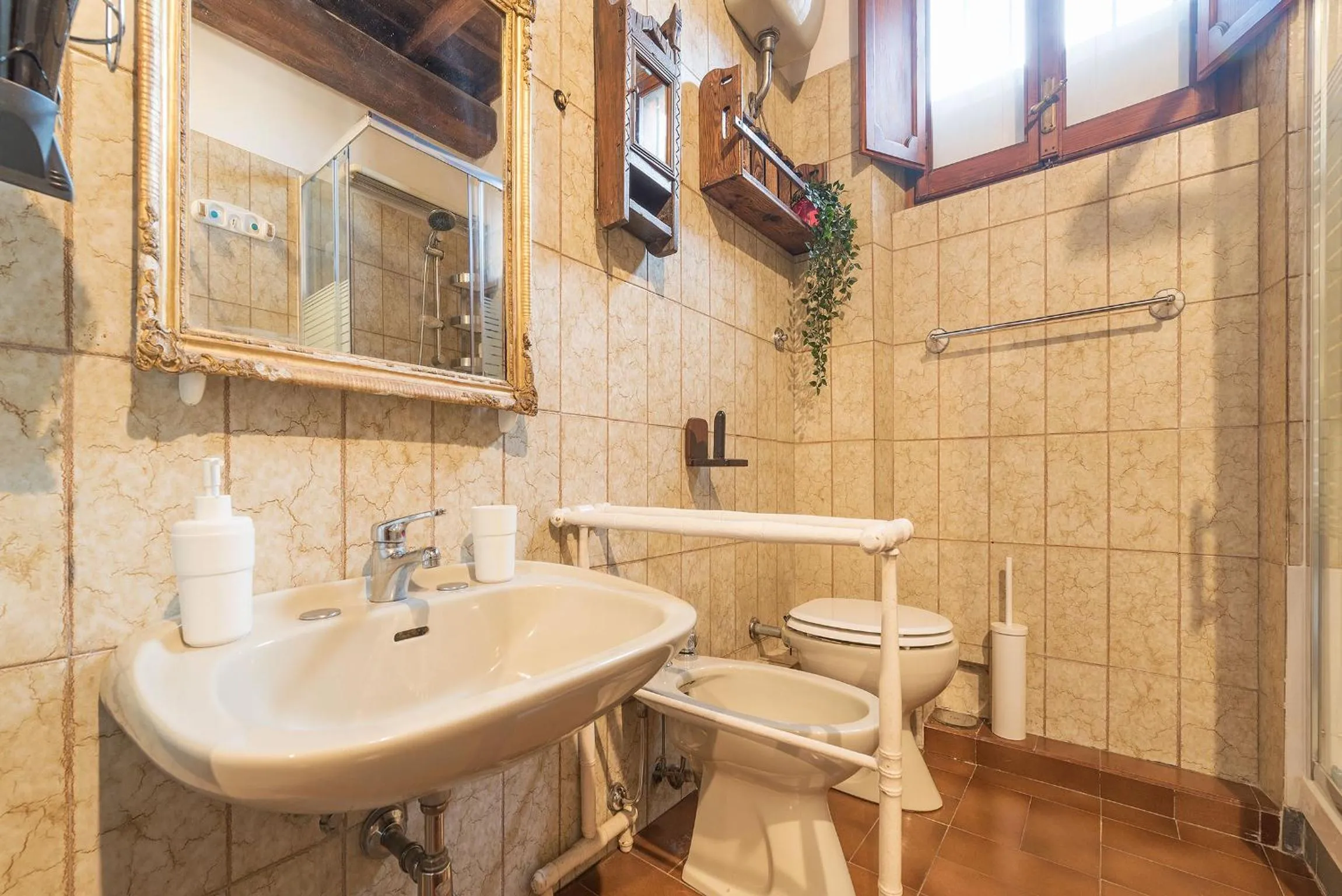 Bathroom in GuestHost - Montecitorio & Pantheon Stylish Flat