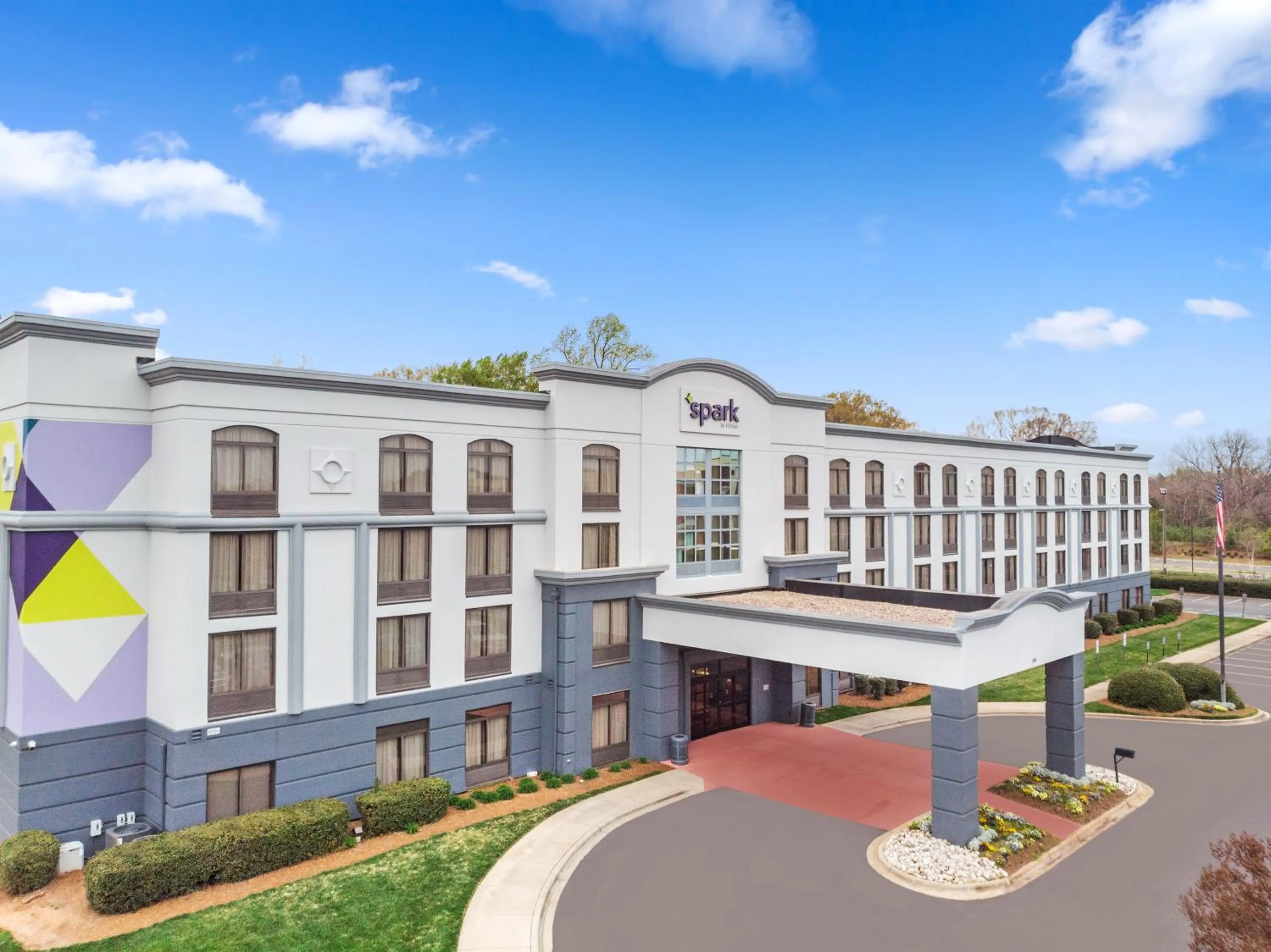 Property building in Spark By Hilton Charlotte Tyvola I-77