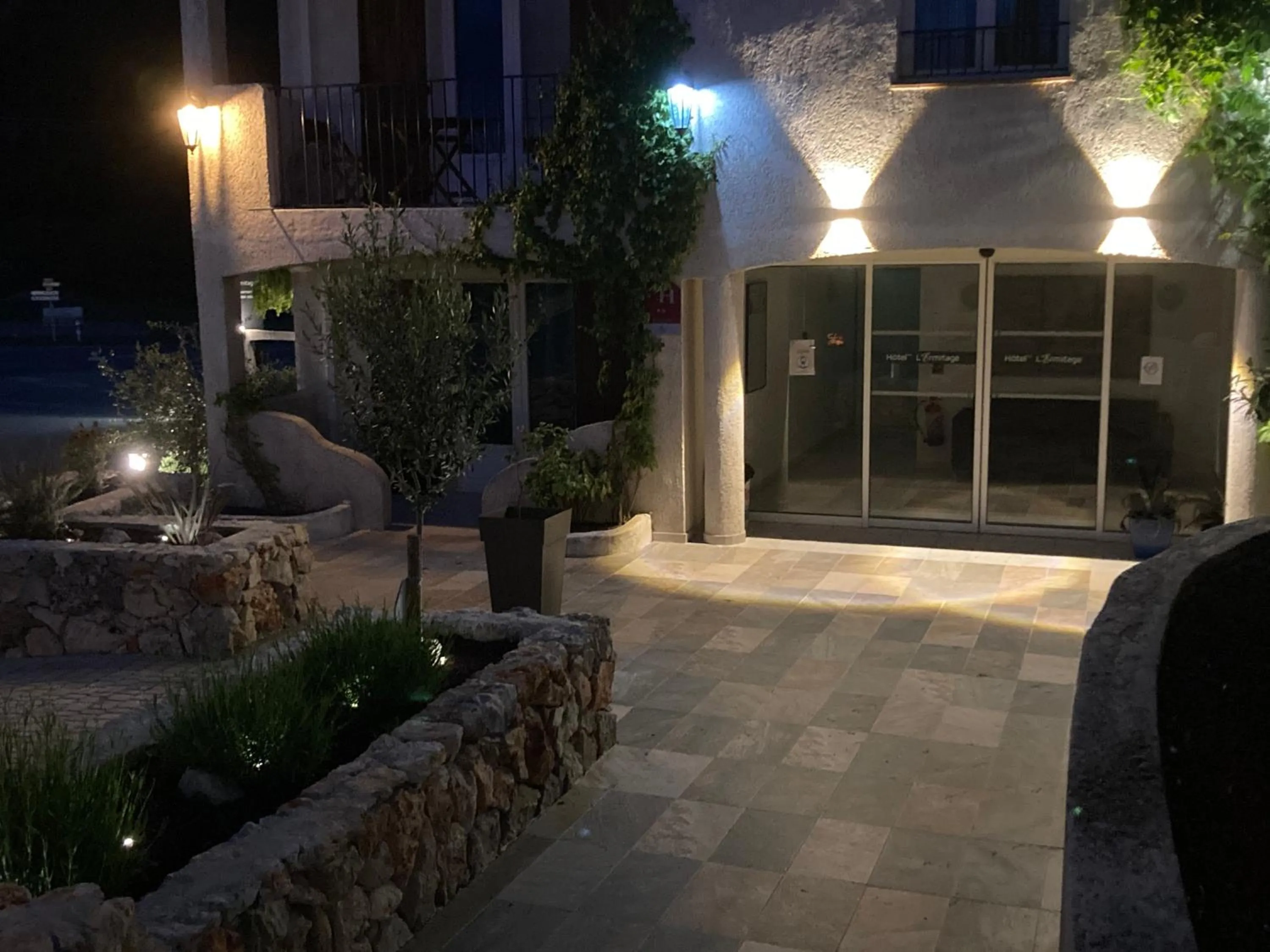 Property building in Hôtel Spa L'Ermitage