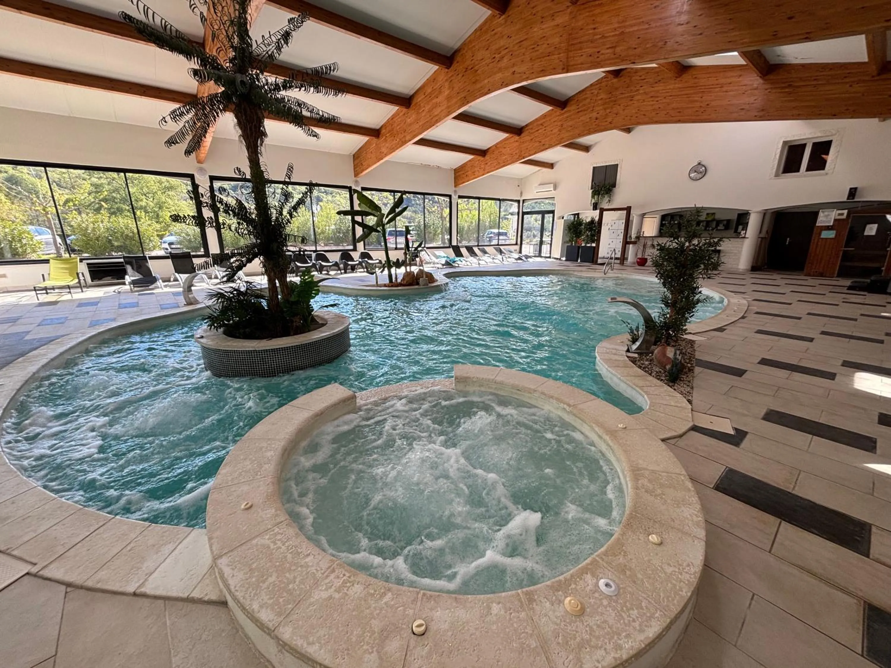 Spa and wellness centre/facilities in Hôtel Spa L'Ermitage