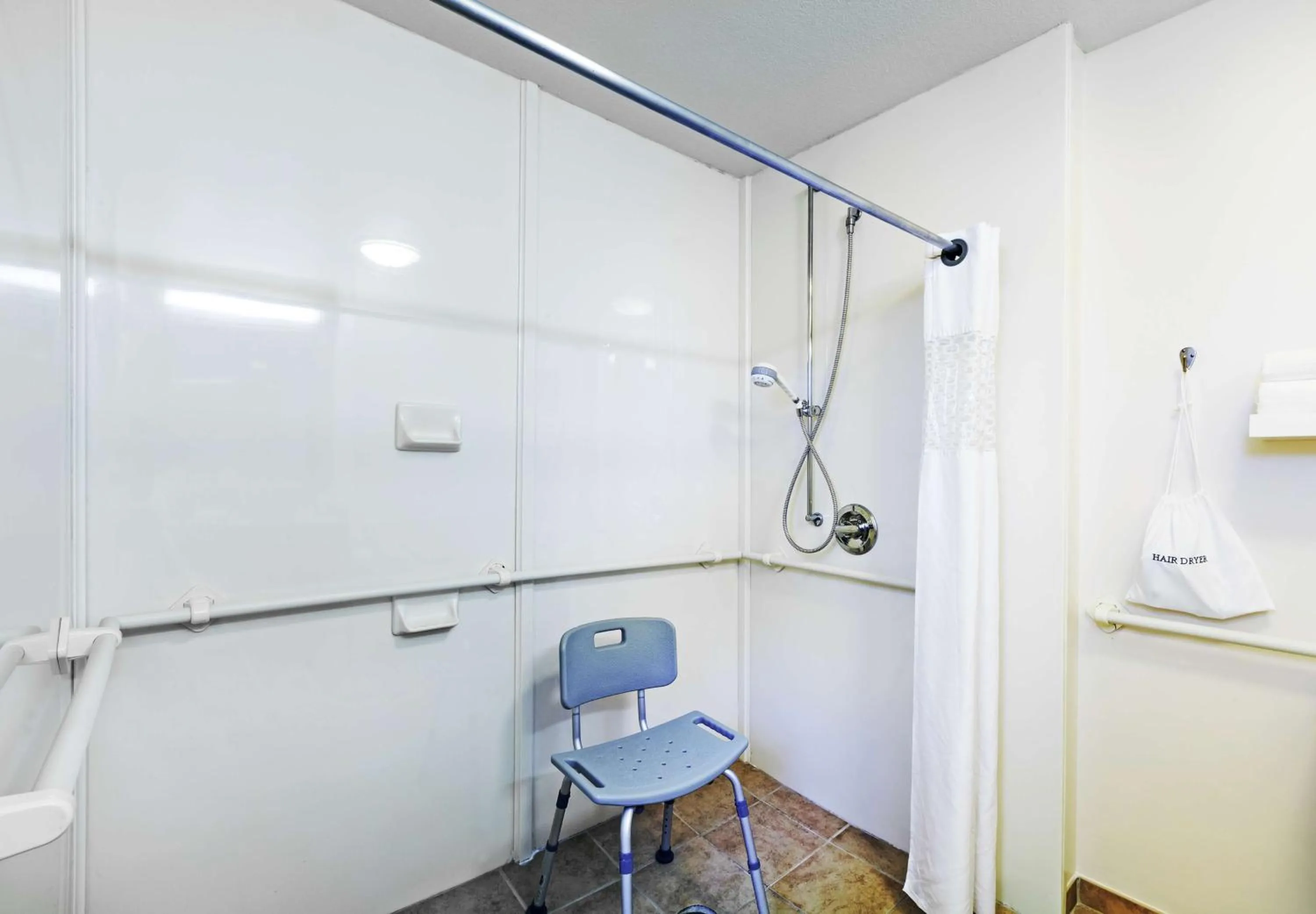 Bathroom in Hampton Inn Oklahoma City-Northwest