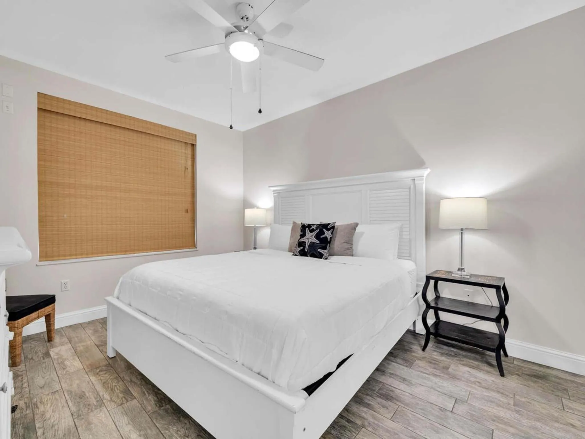 Bed in Aqua Resort 1505