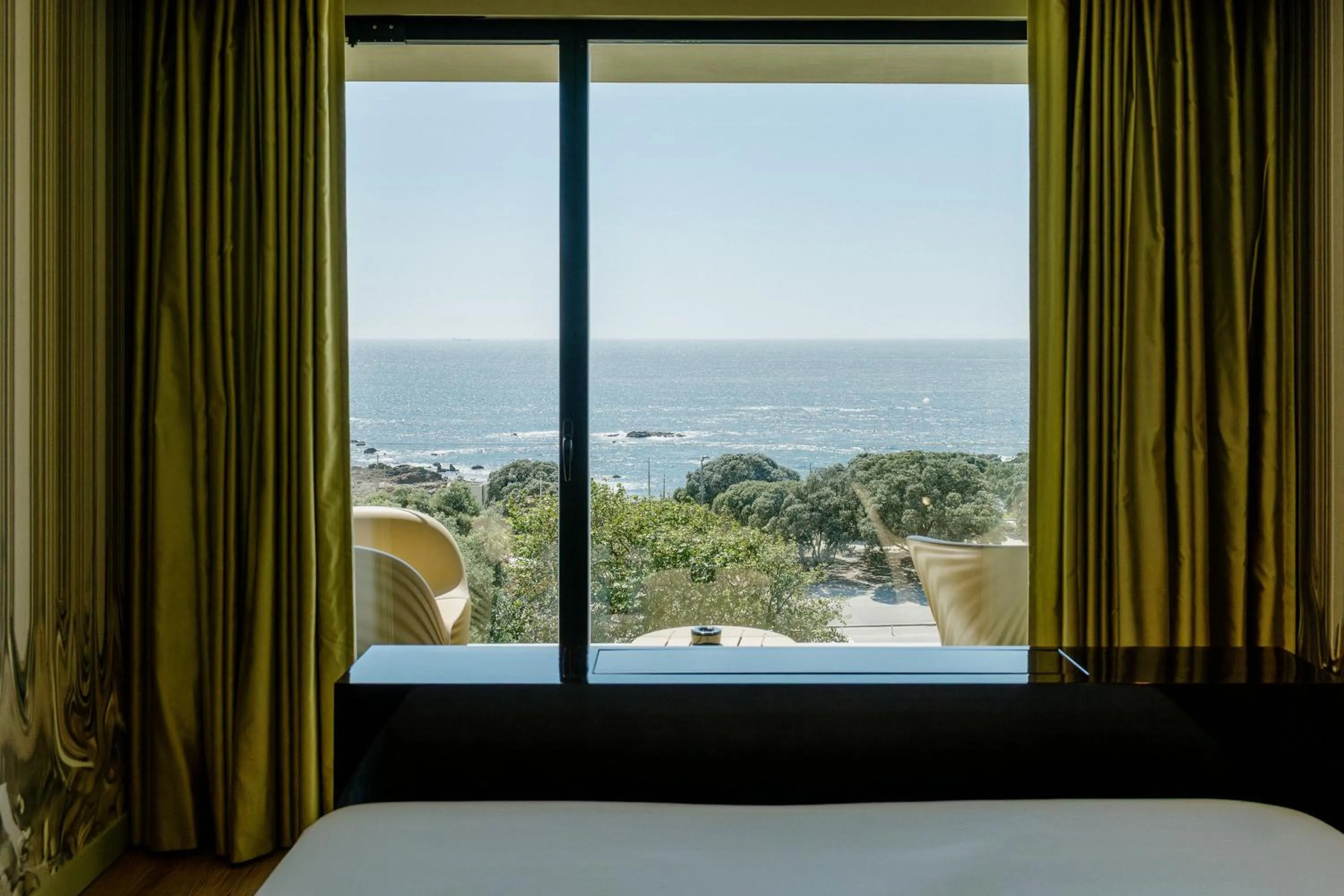 Balcony/Terrace, Bed in Vila Foz Hotel & SPA - member of Design Hotels