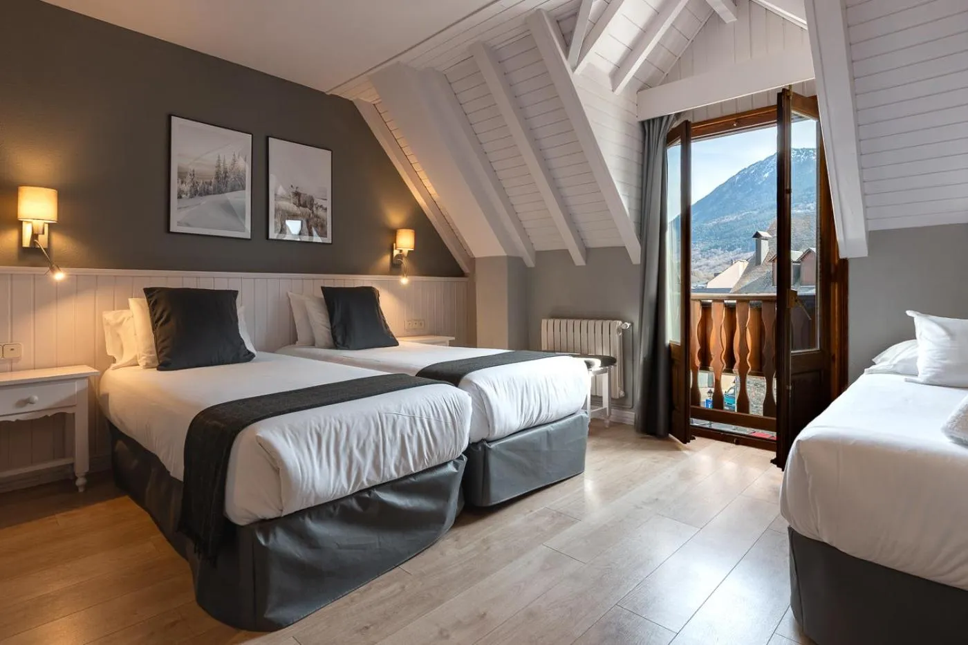 Photo of the whole room, Bed in Hotel Ribaeta