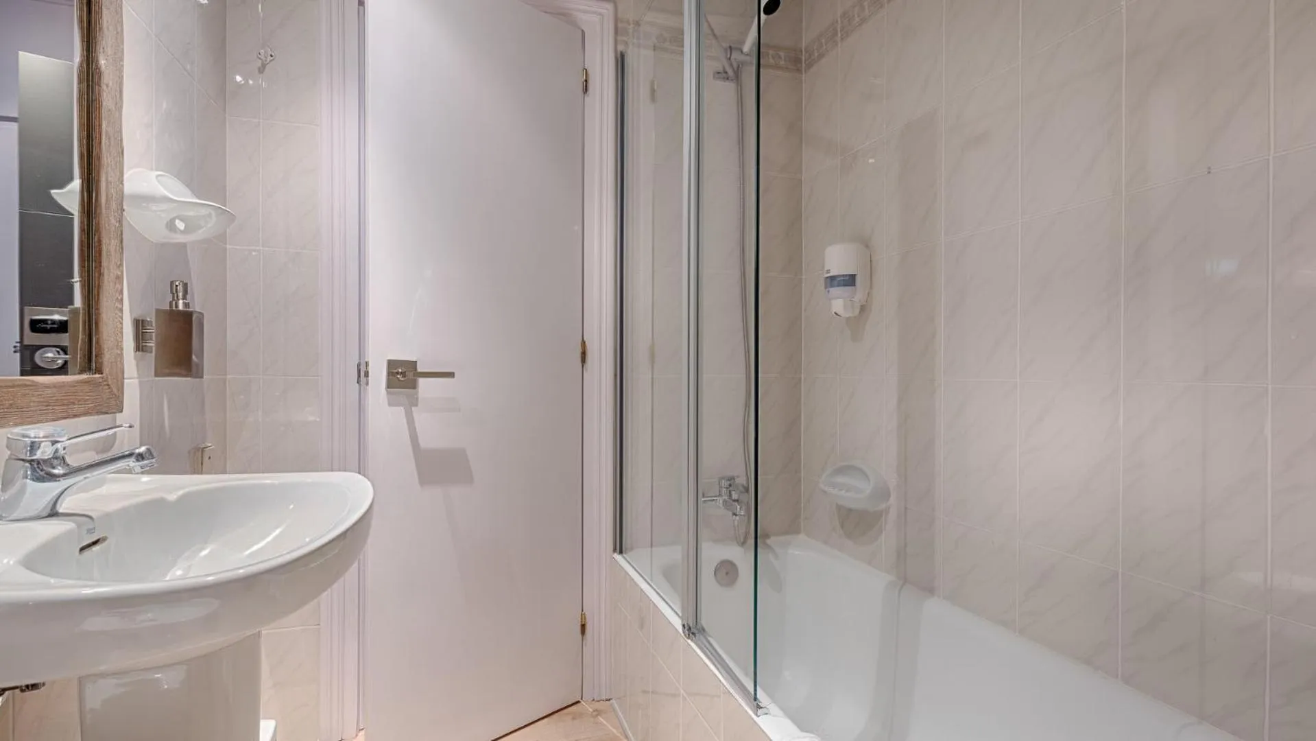 Bathroom in Hotel Ribaeta