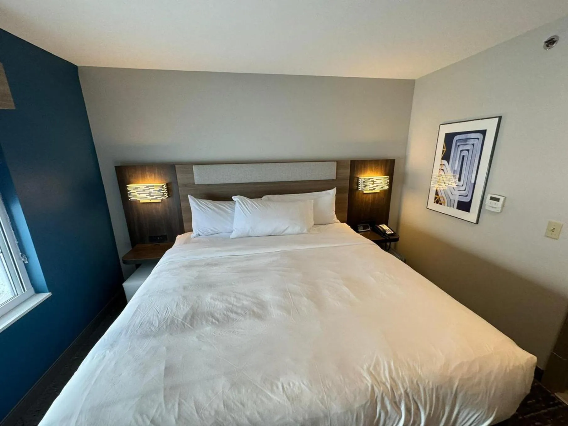 Photo of the whole room, Bed in Holiday Inn Express & Suites Port Washington by IHG