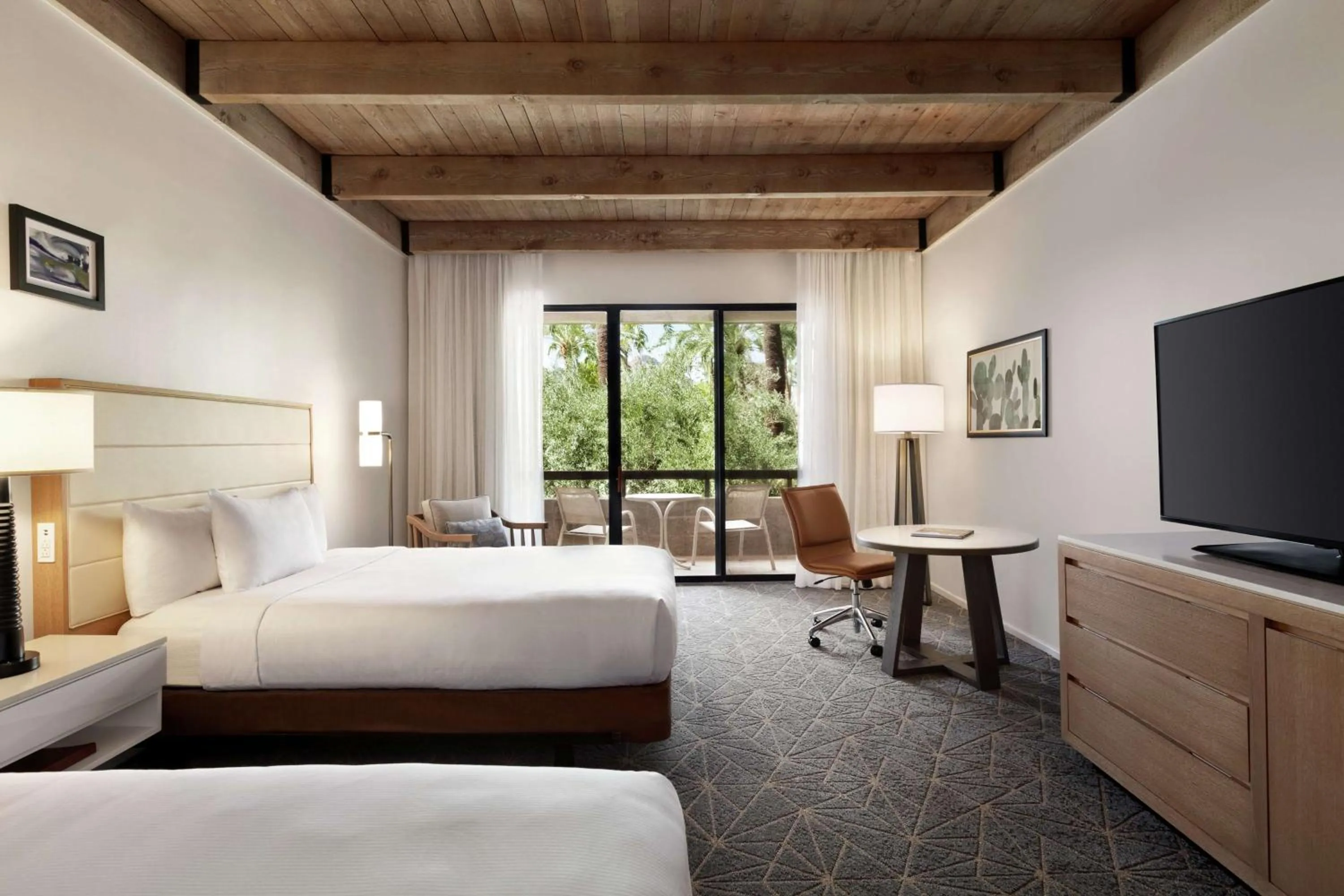 Bed in DoubleTree by Hilton Paradise Valley Resort Scottsdale