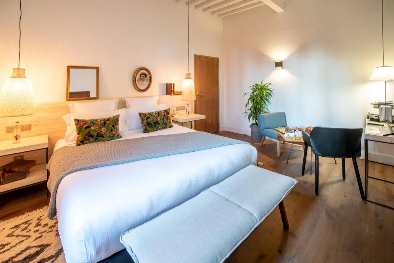 Photo of the whole room, Bed in Les Chambres du Prieuré