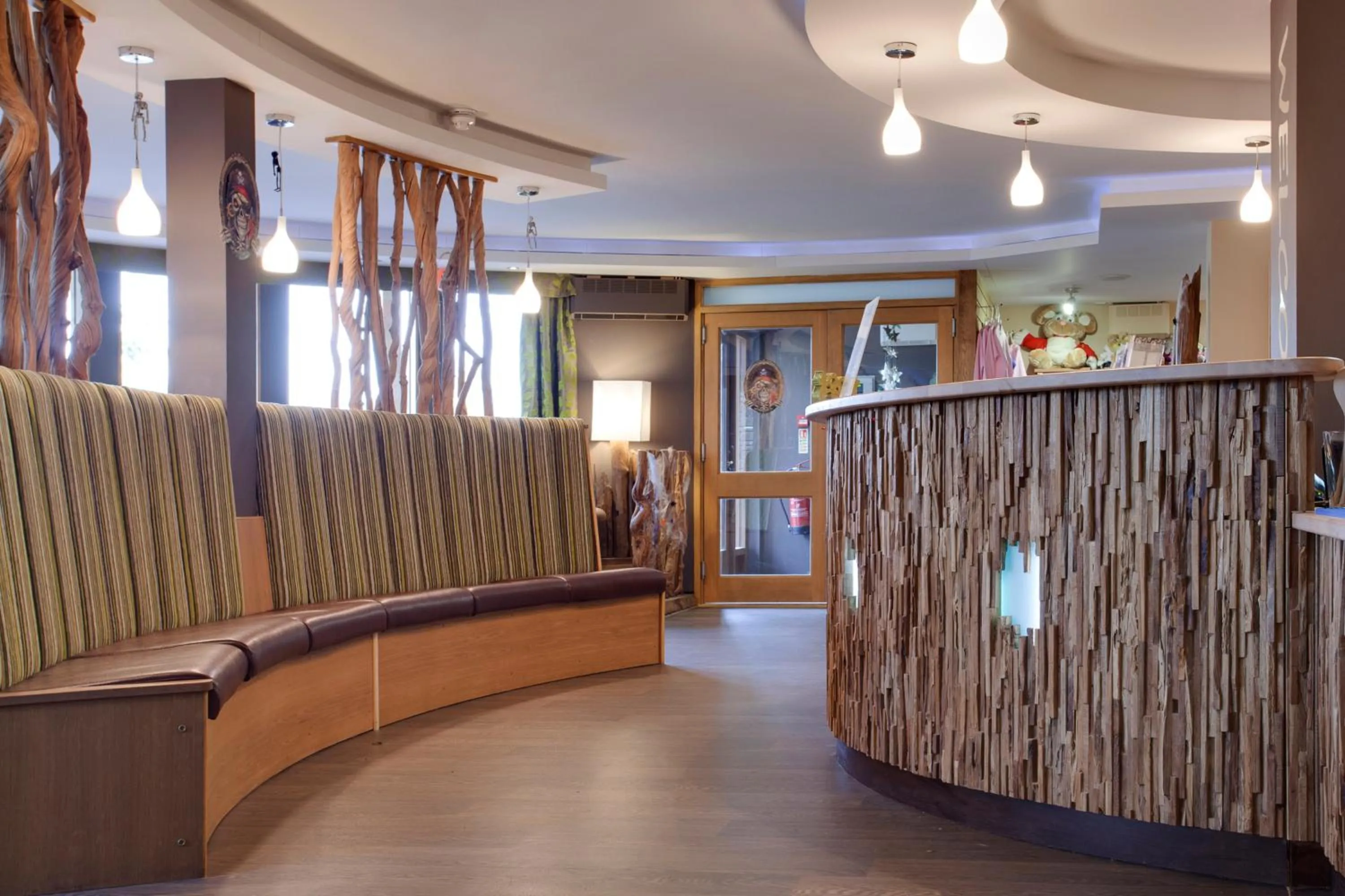 Facade/entrance in The Gulliver's Hotel