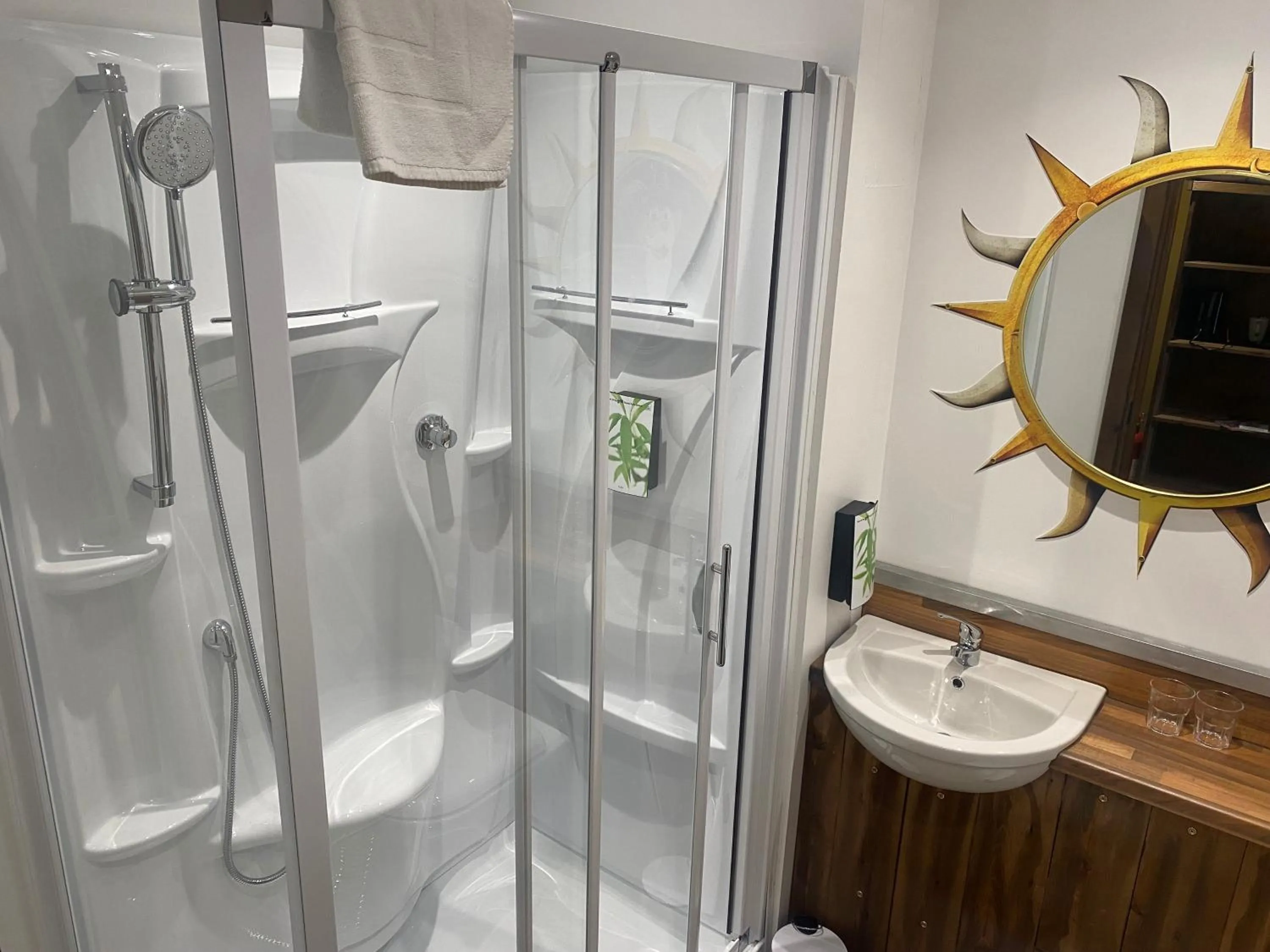 Bathroom in The Gulliver's Hotel