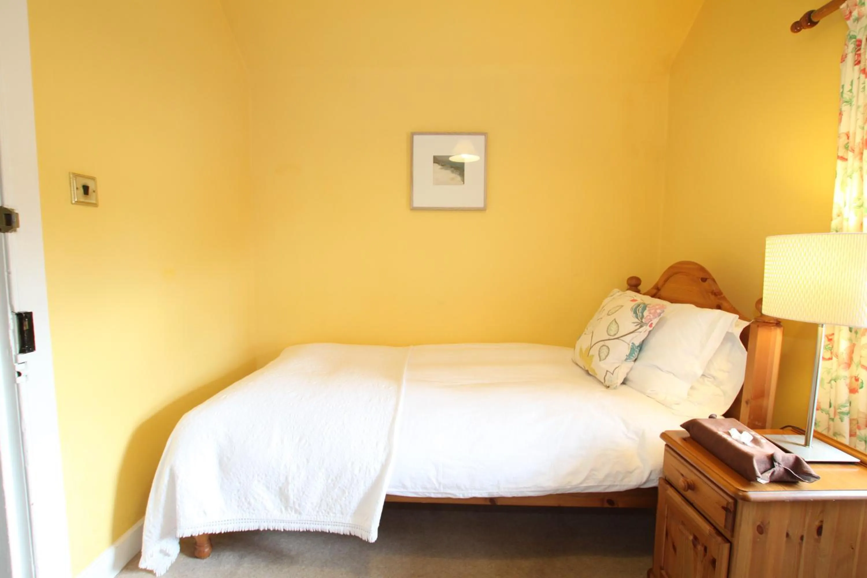 Bed in The Colonsay Hotel