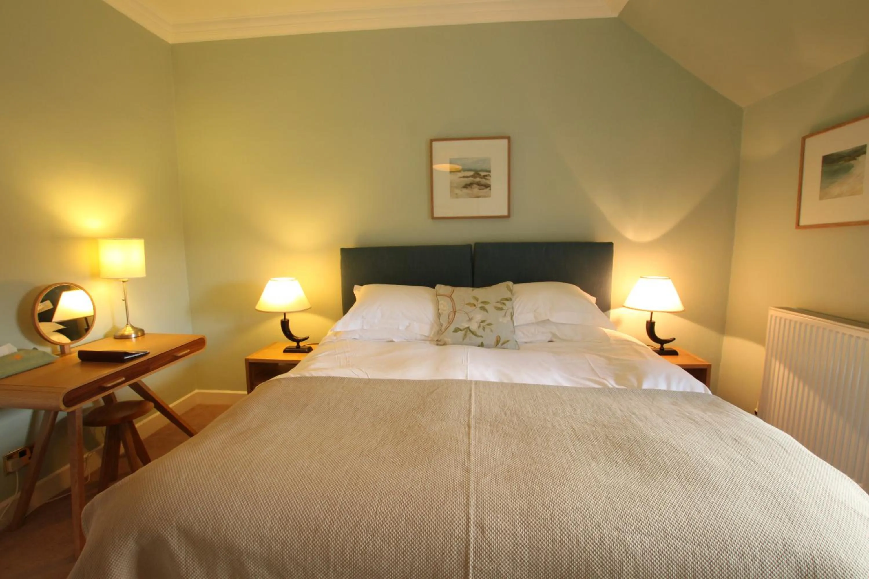 Bed in The Colonsay Hotel