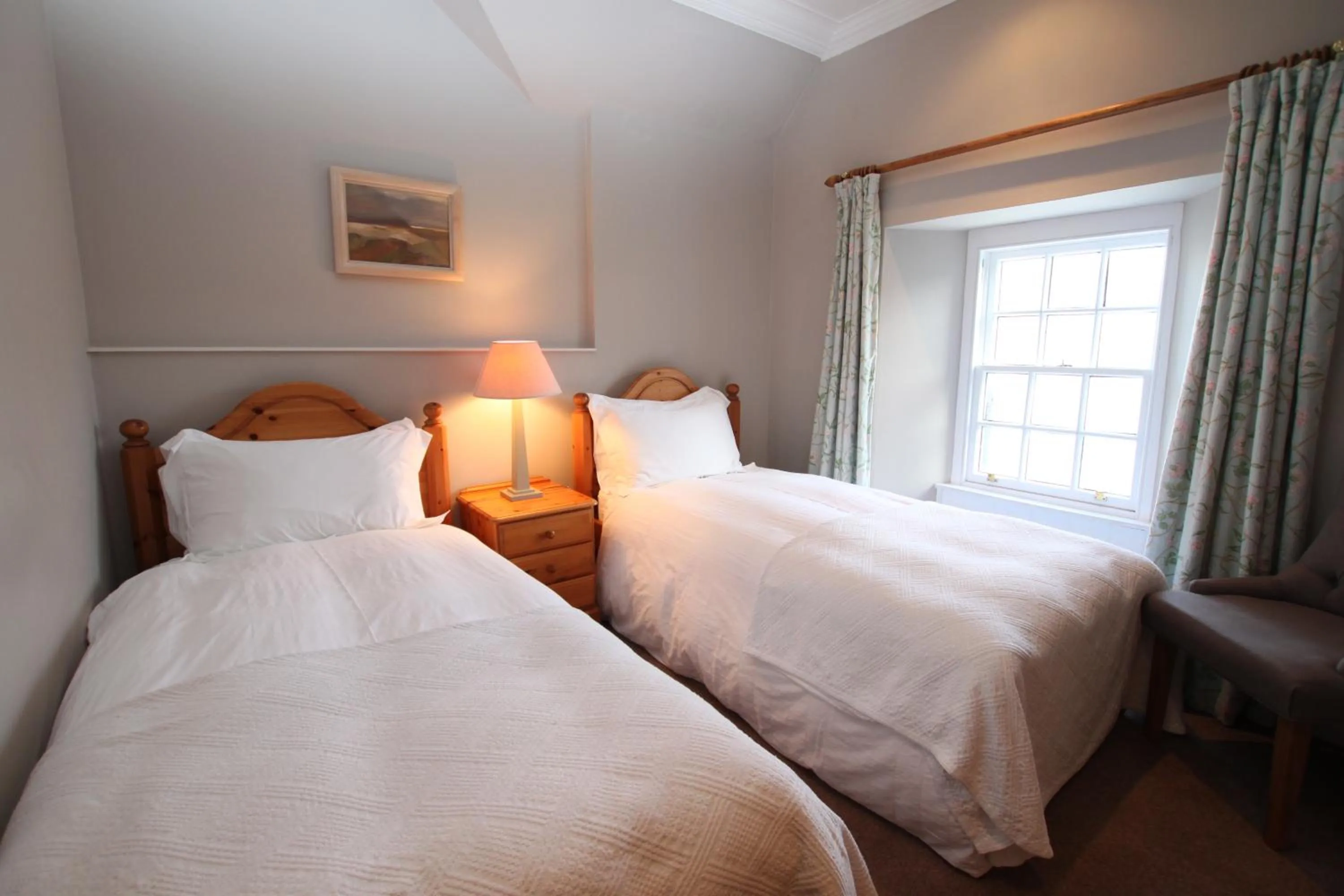 Photo of the whole room, Bed in The Colonsay Hotel