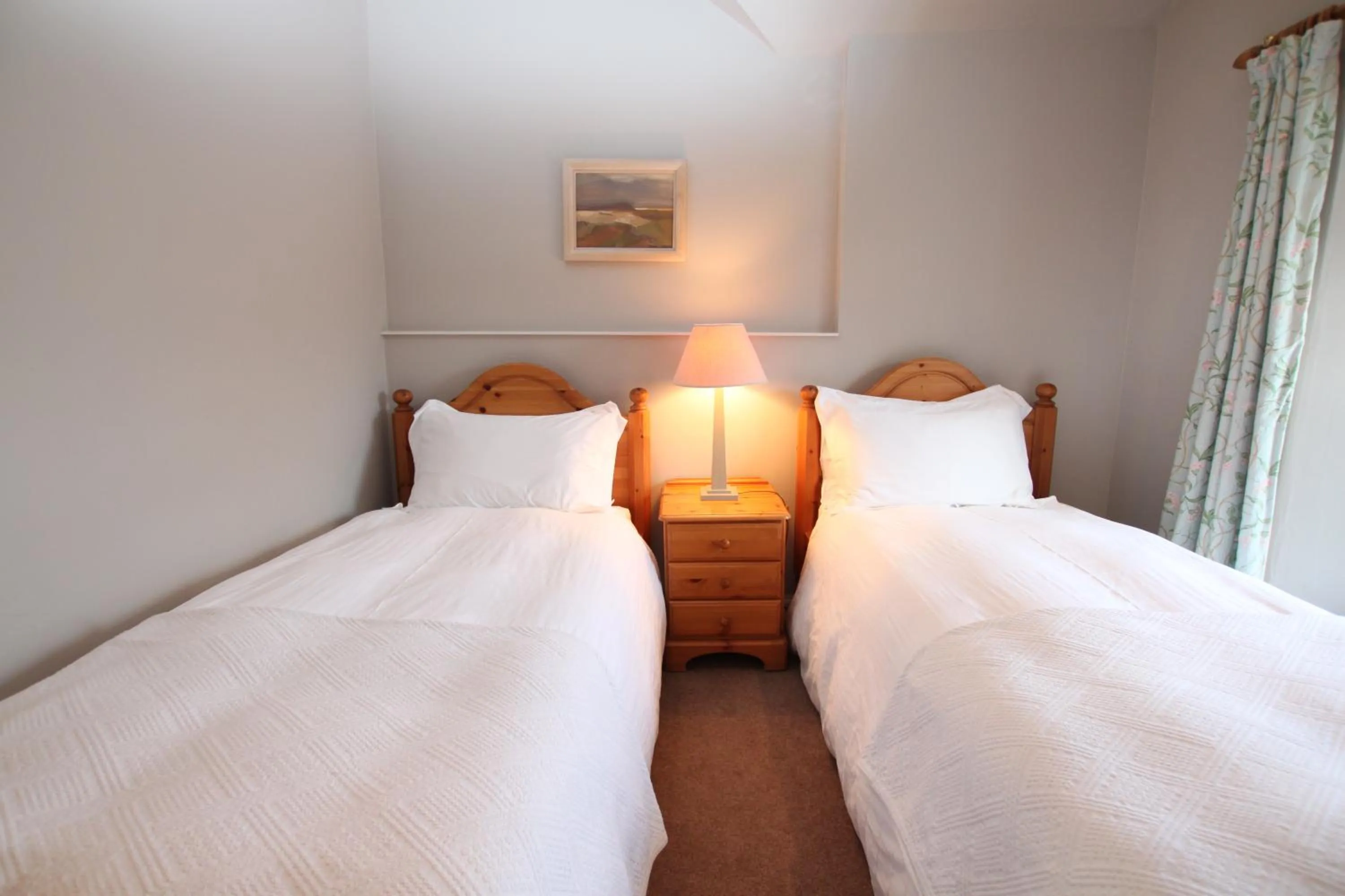 Bedroom, Bed in The Colonsay Hotel