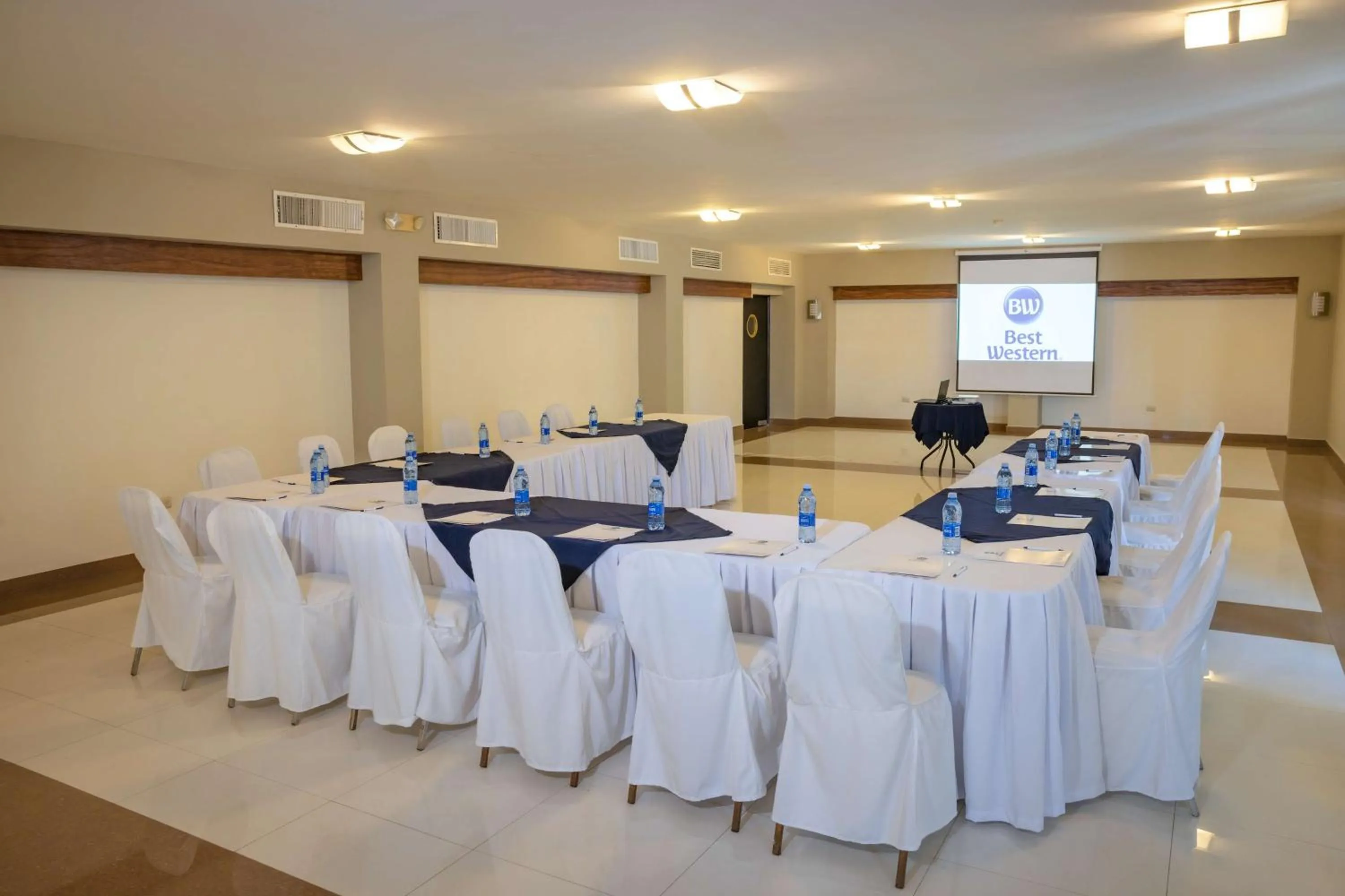 Meeting/conference room in Best Western Hotel Posada Freeman Zona Dorada
