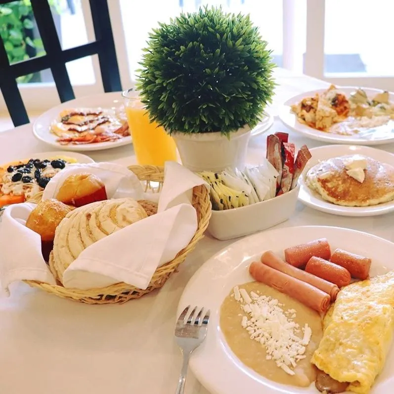 Food and drinks in Best Western Hotel Posada Freeman Zona Dorada