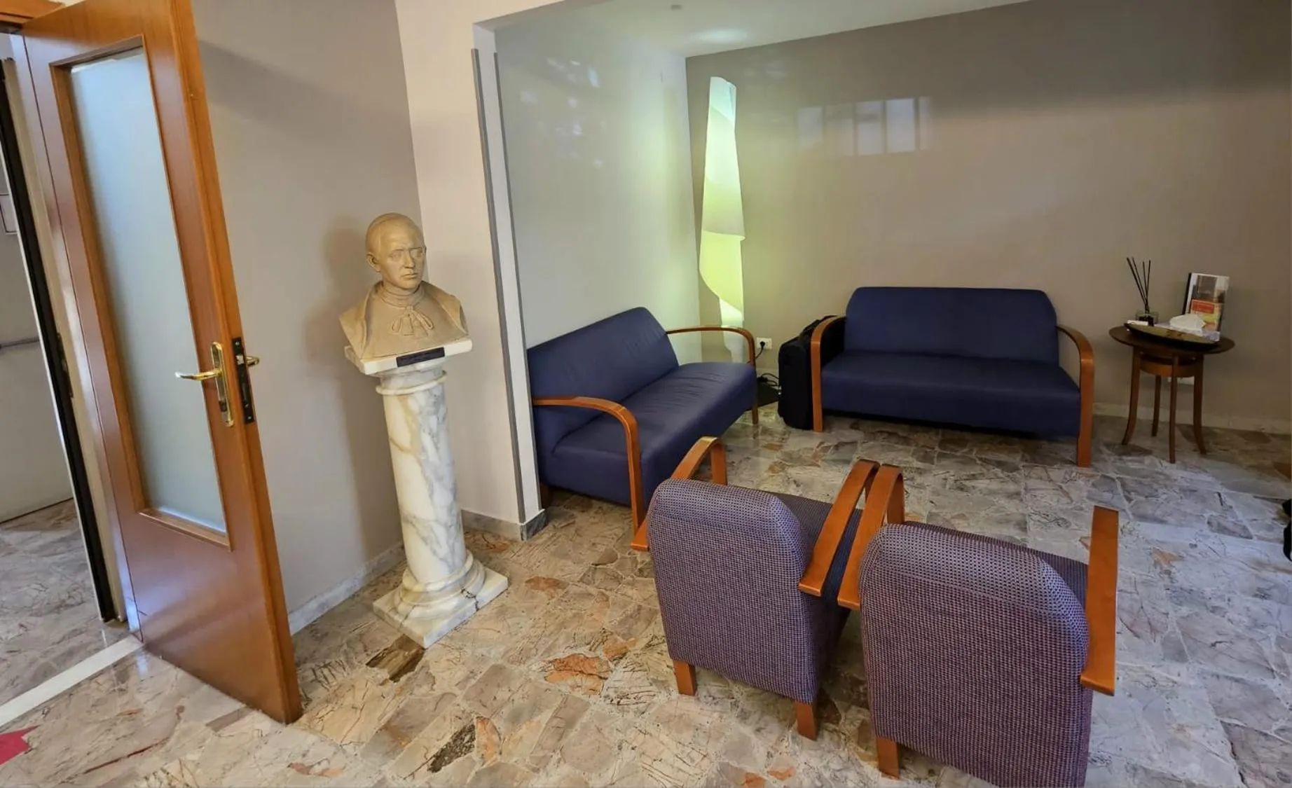 Lobby or reception in La Casa di Nazareth