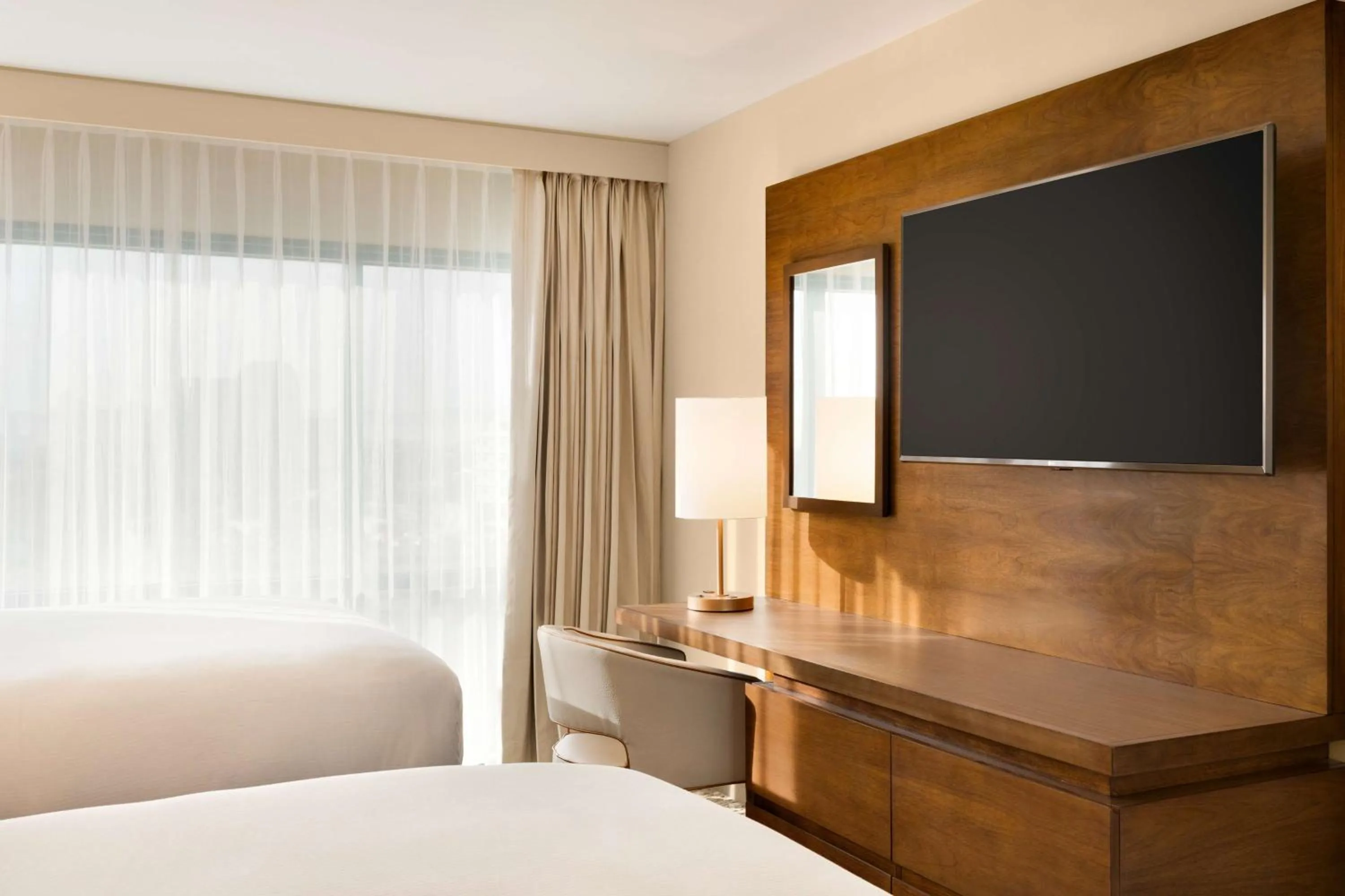 Bedroom, Bed in Embassy Suites by Hilton Phoenix Downtown North