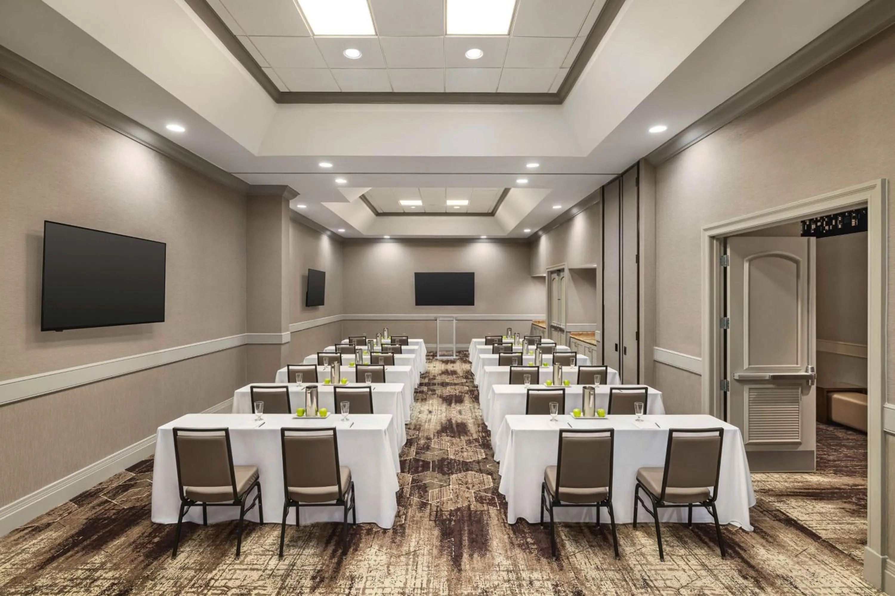 Meeting/conference room in Embassy Suites by Hilton Phoenix Downtown North