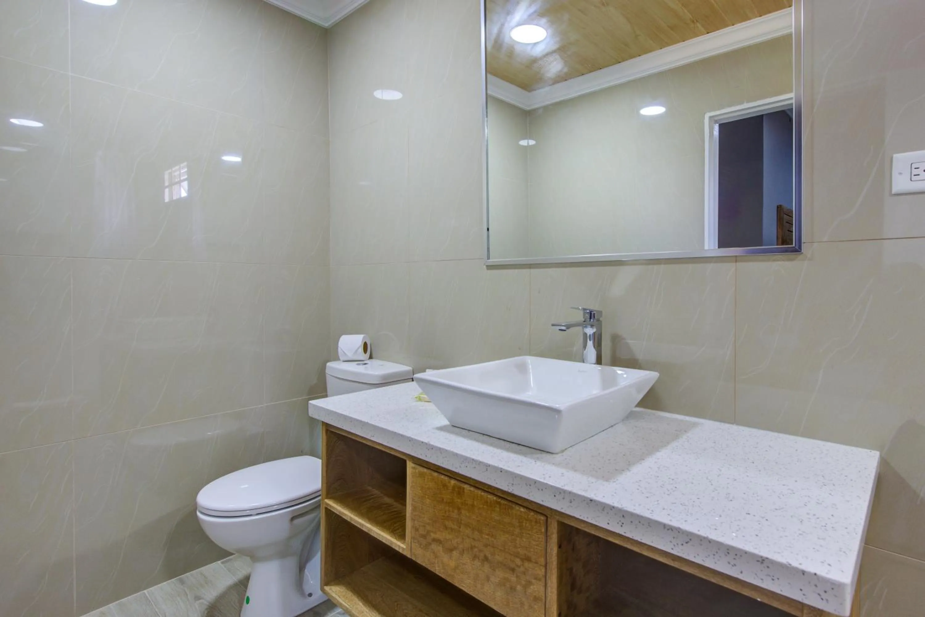 Airport Suites Hotel