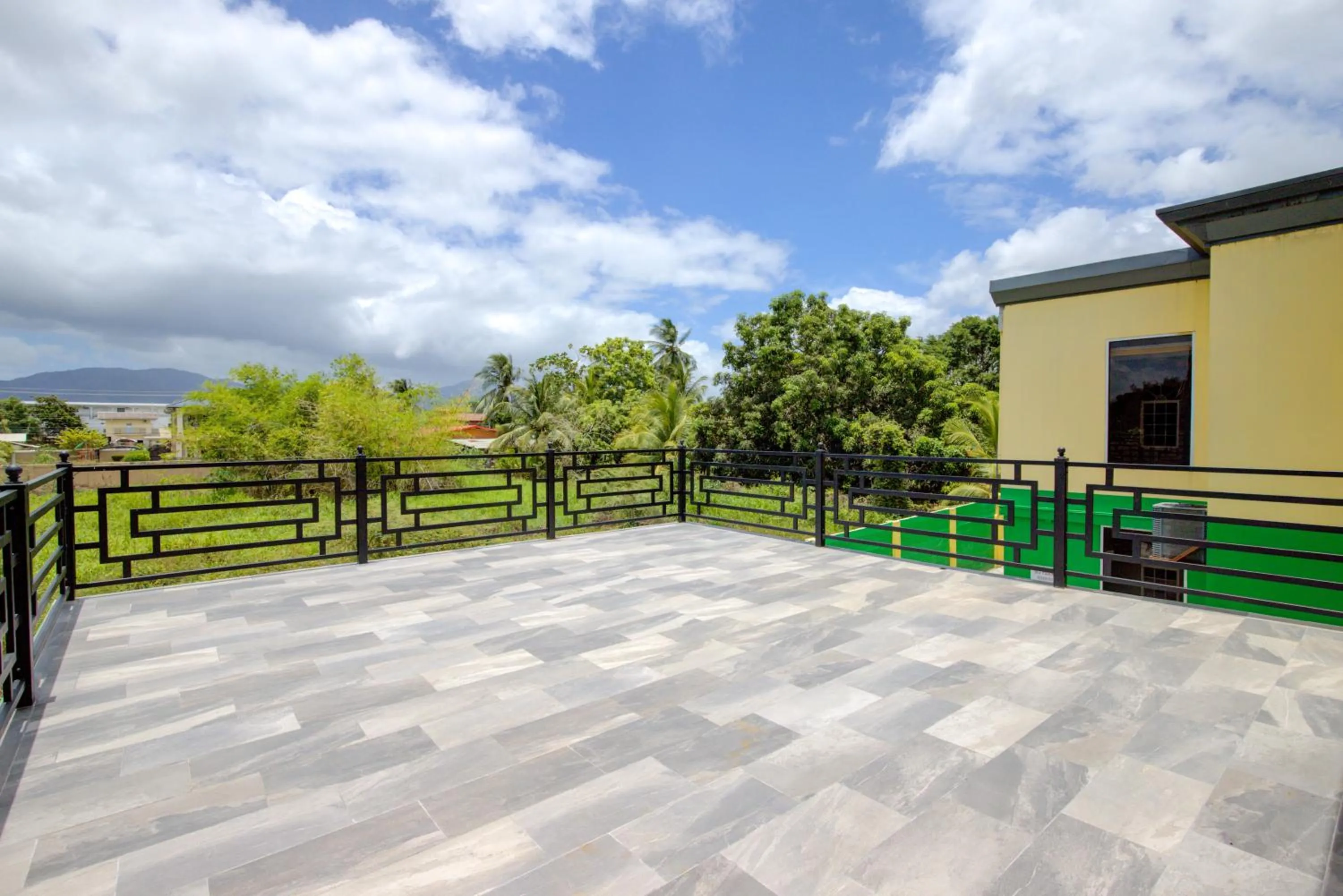 Airport Suites Hotel