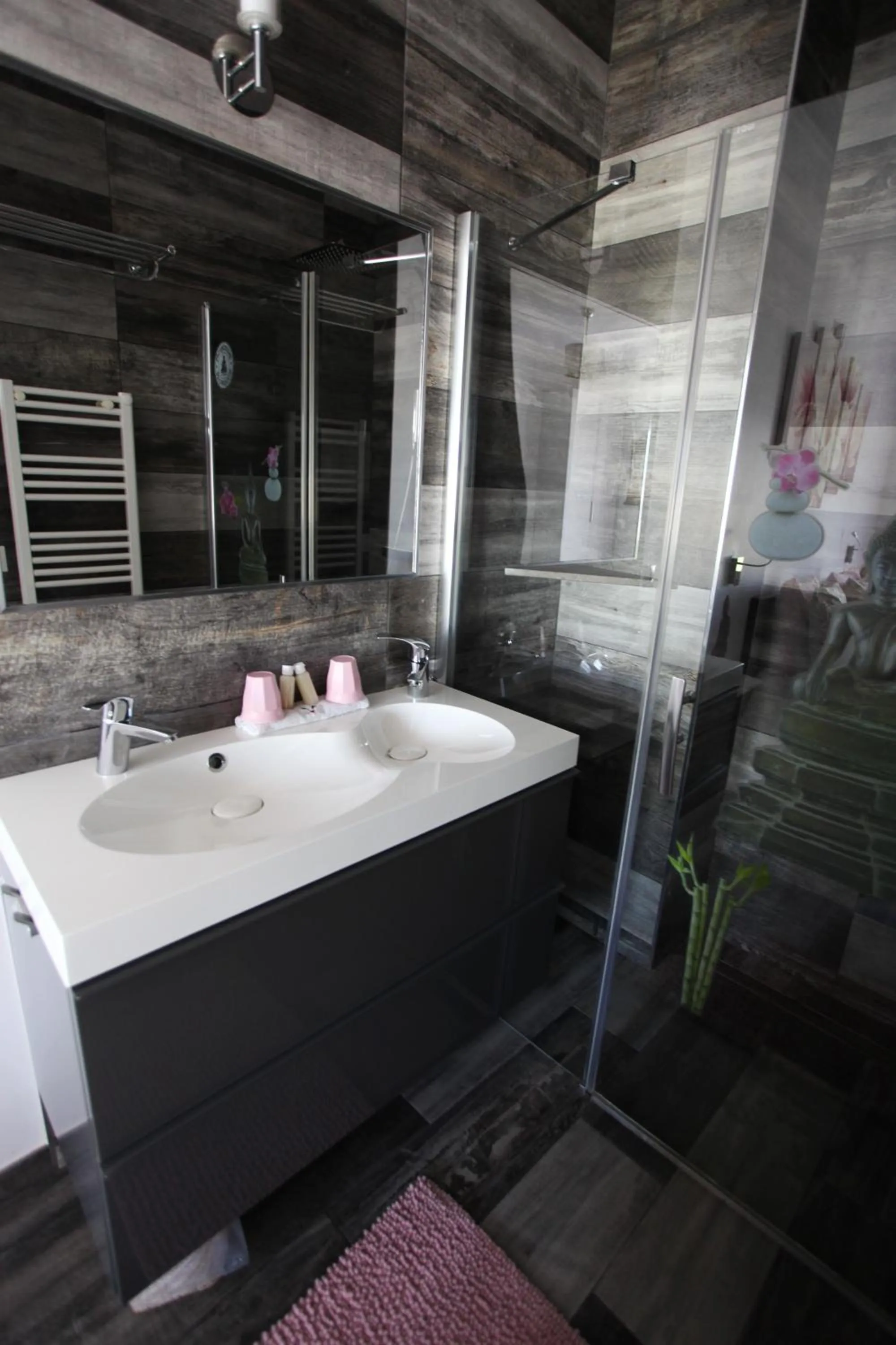 Bathroom in le chat botté77