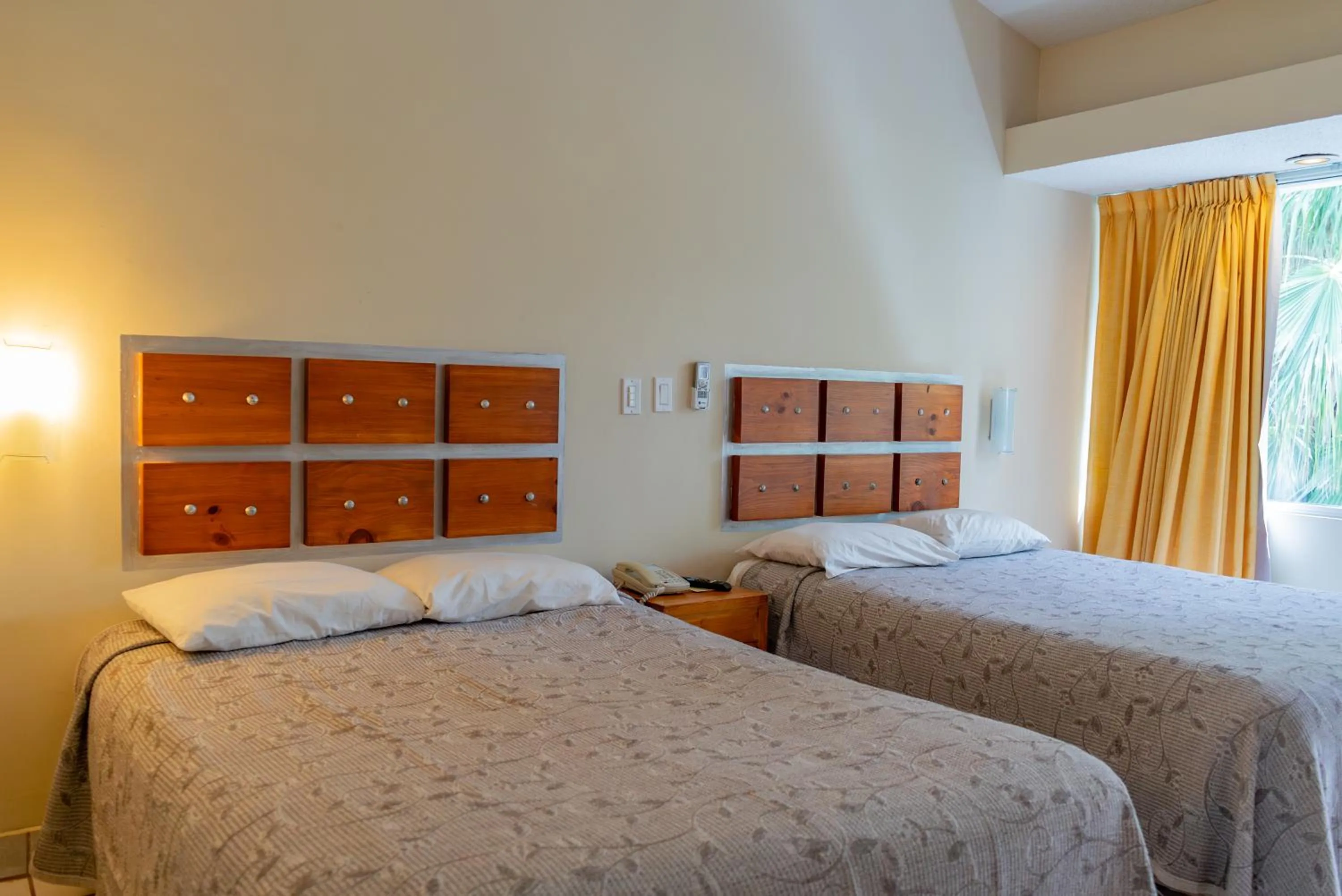 Bed in La Concha Beach Hotel & Club