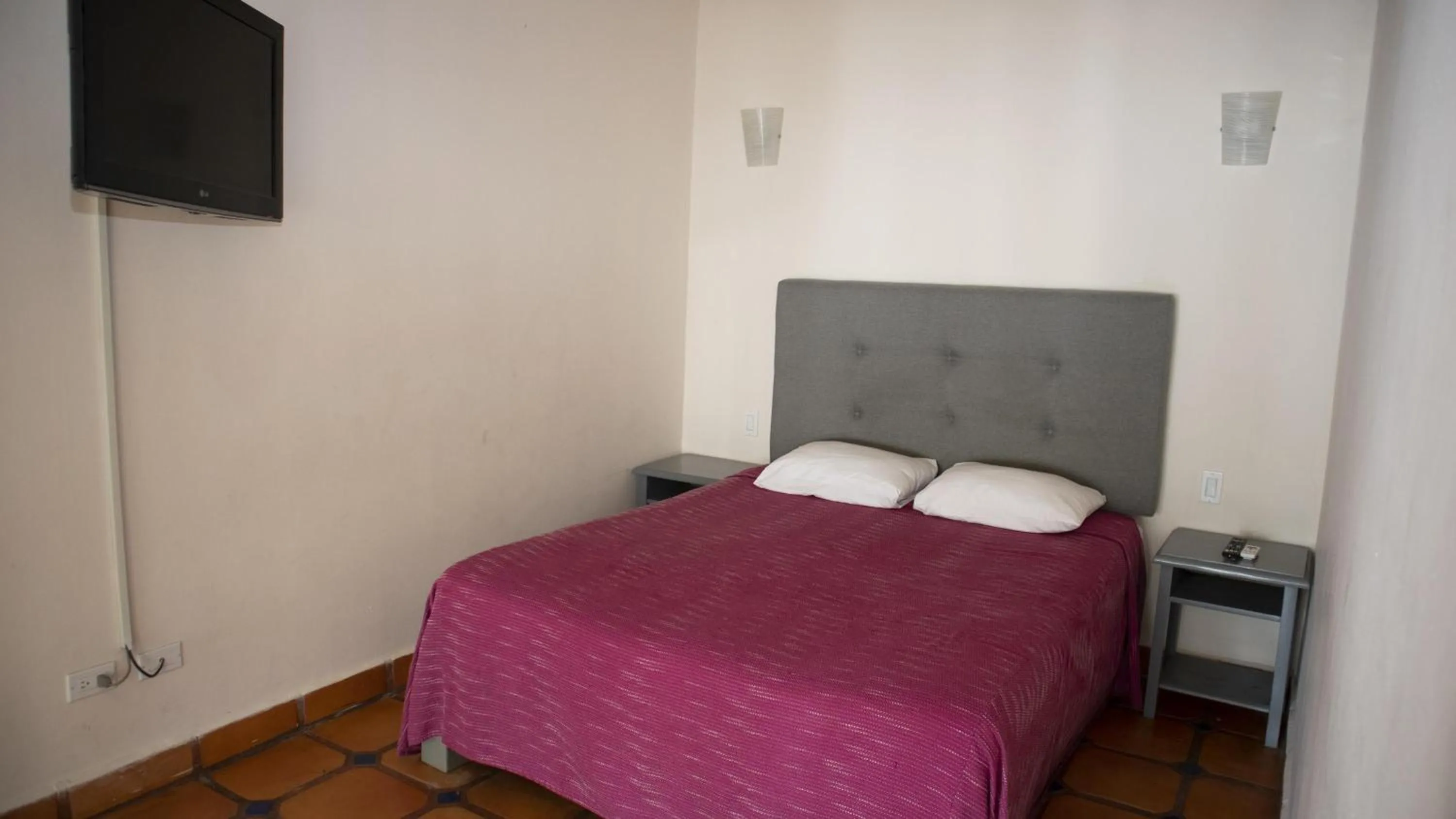 Bedroom, Bed in La Concha Beach Hotel & Club