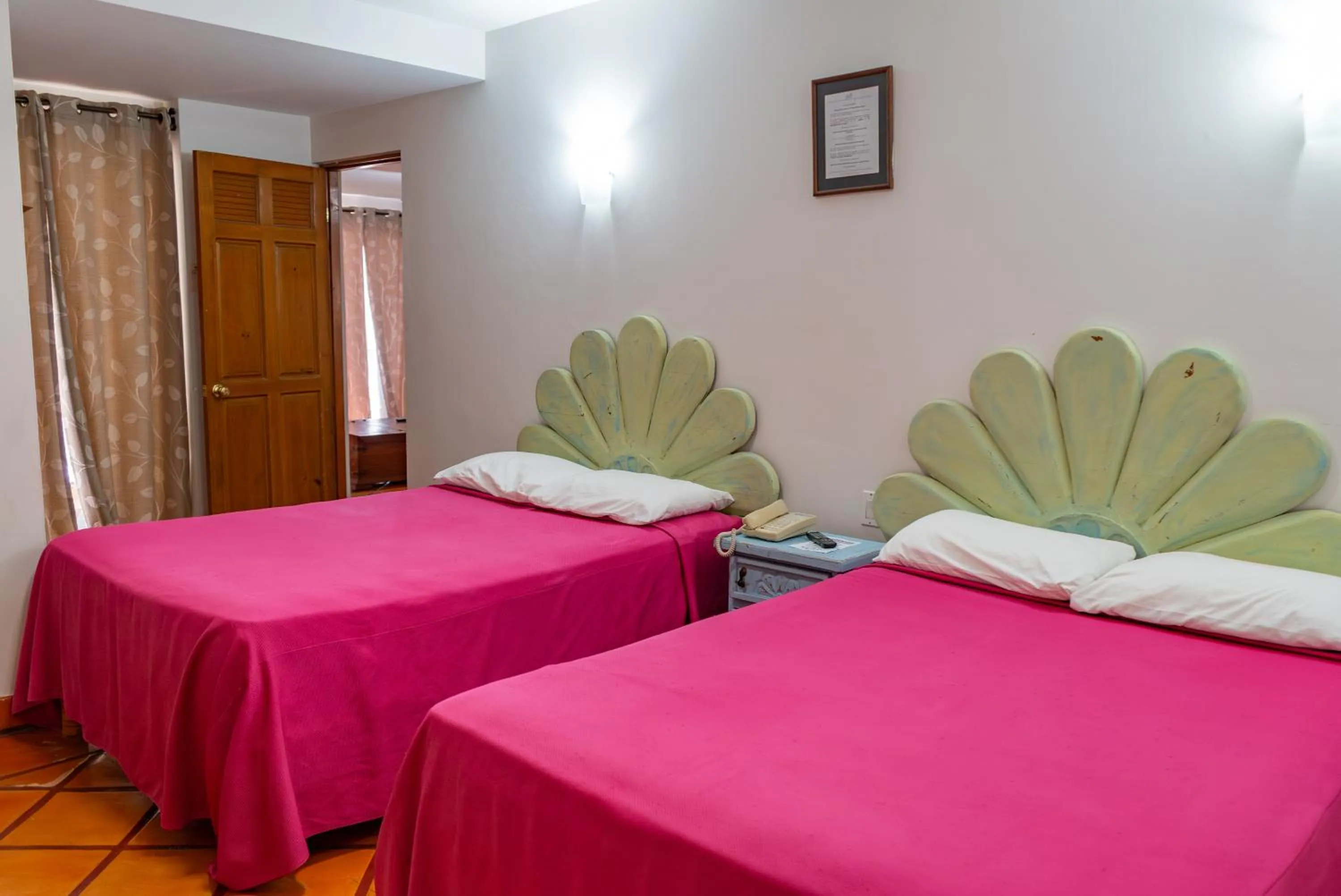 Bedroom, Bed in La Concha Beach Hotel & Club