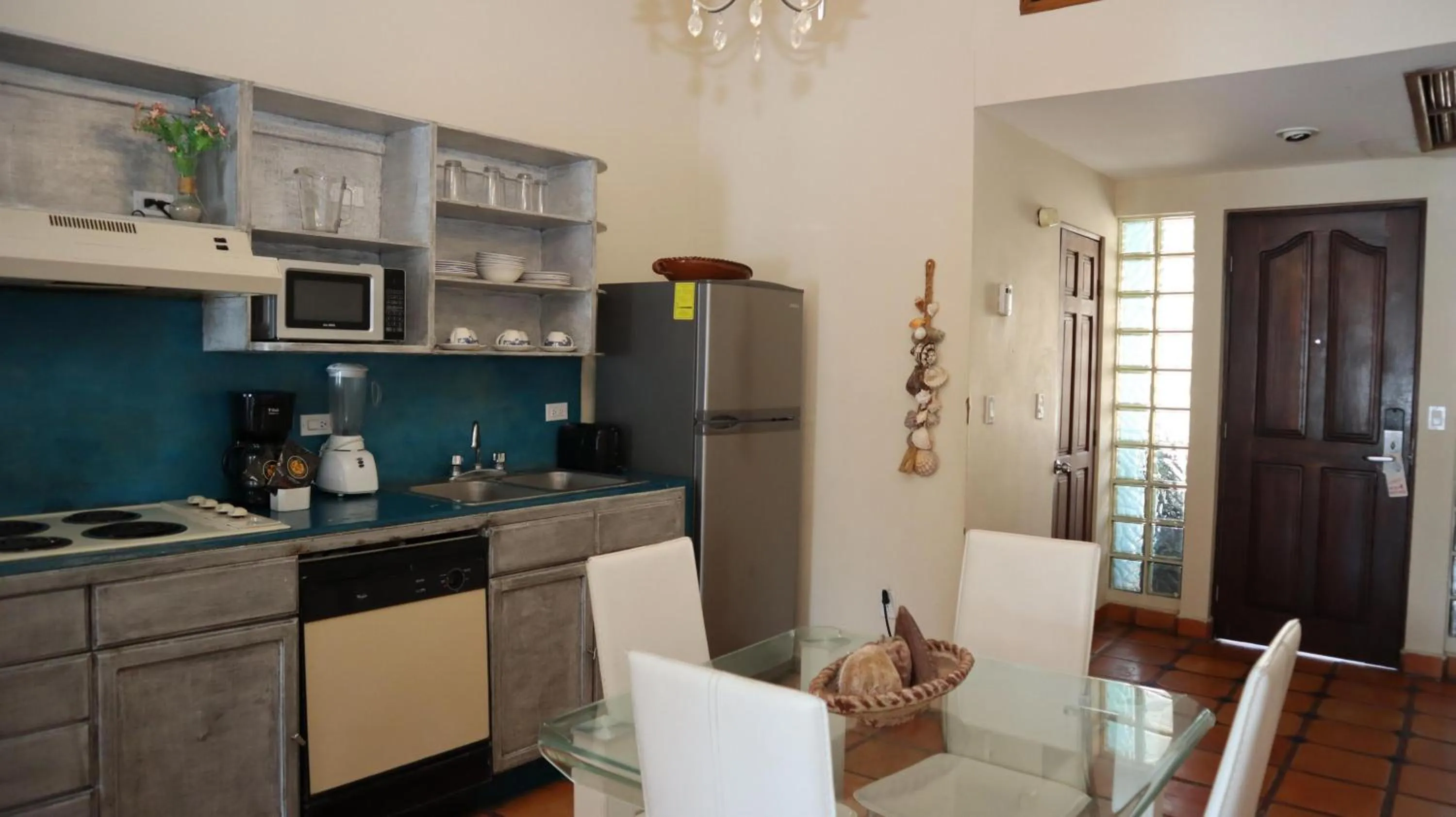 Kitchen or kitchenette in La Concha Beach Hotel & Club