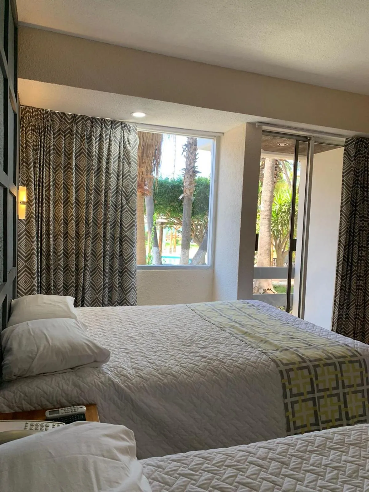 Bedroom, Bed in La Concha Beach Hotel & Club