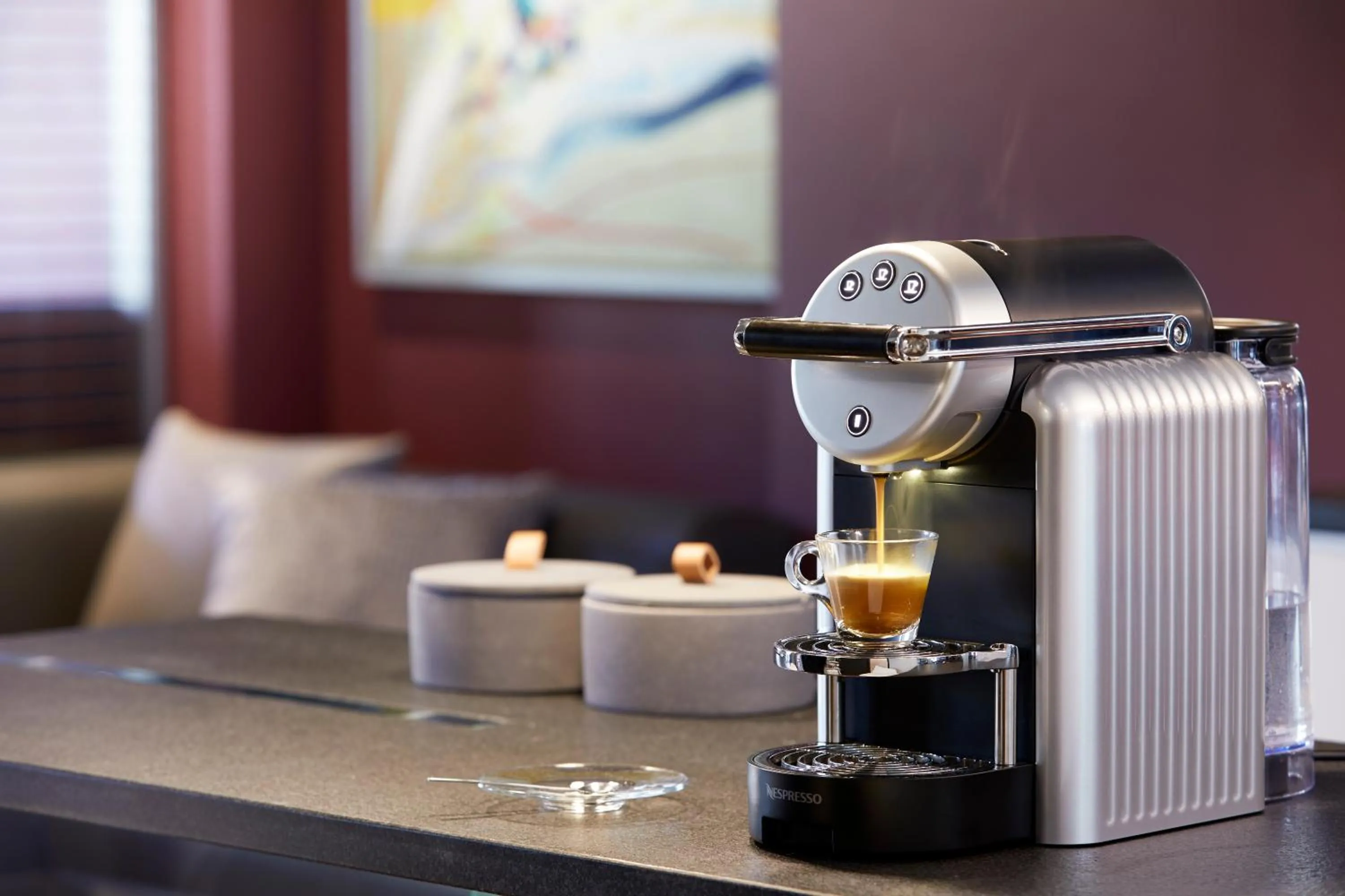 Coffee/tea facilities in Athens Ikon