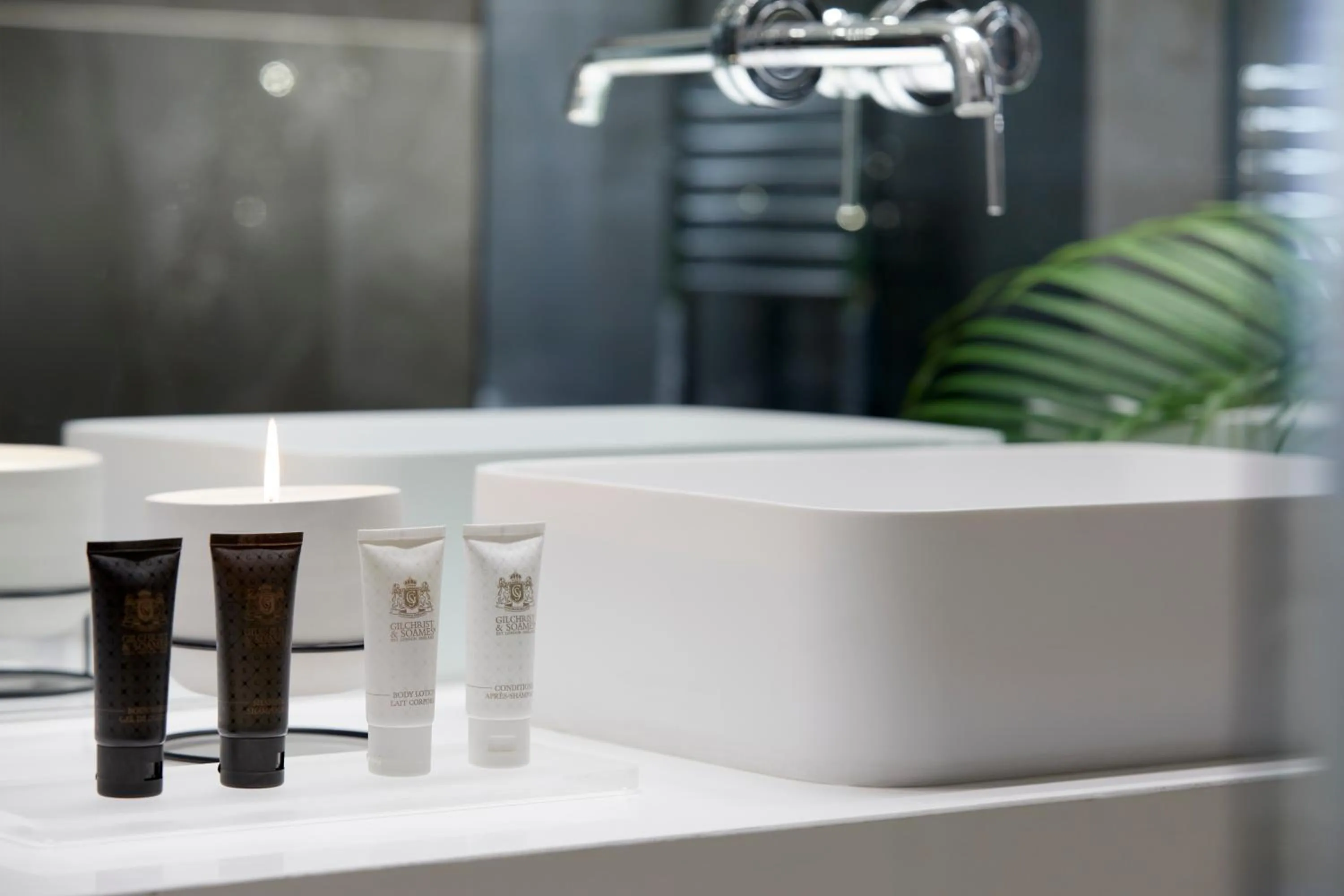 Bathroom in Athens Ikon