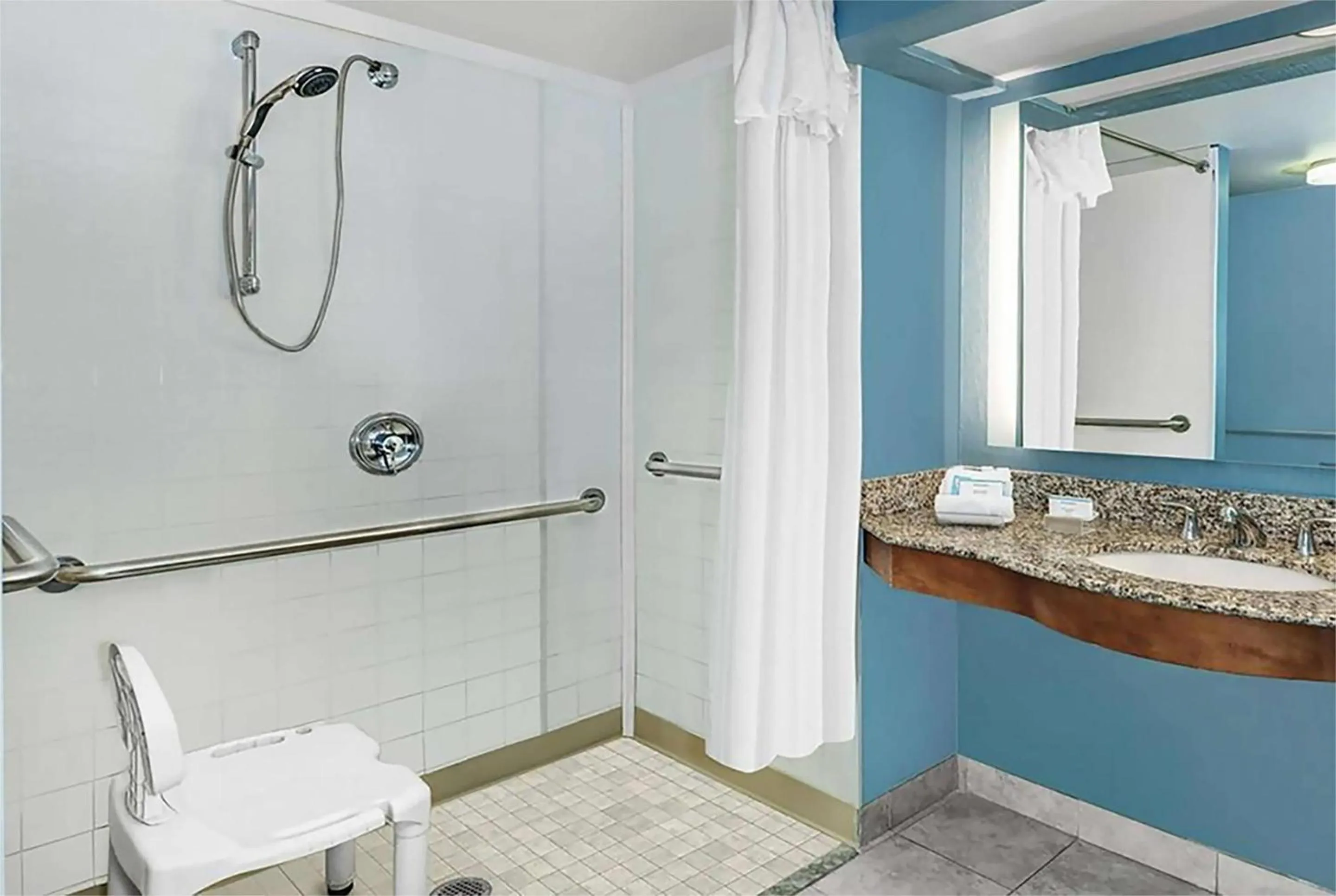 Bedroom in MainStay Suites Phoenix North