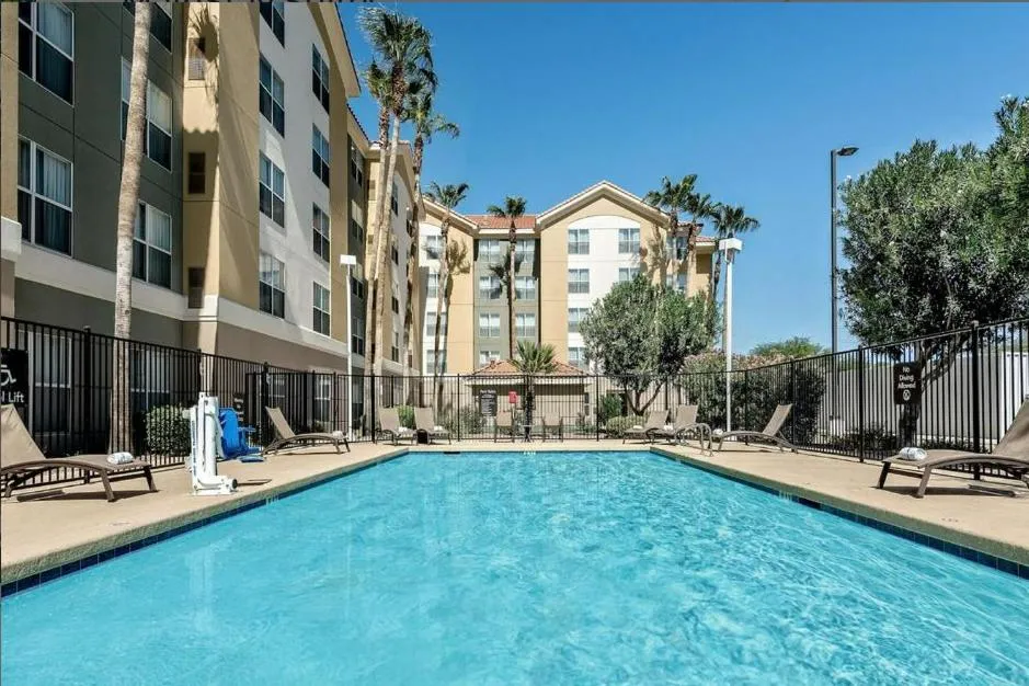 Swimming pool in MainStay Suites Phoenix North