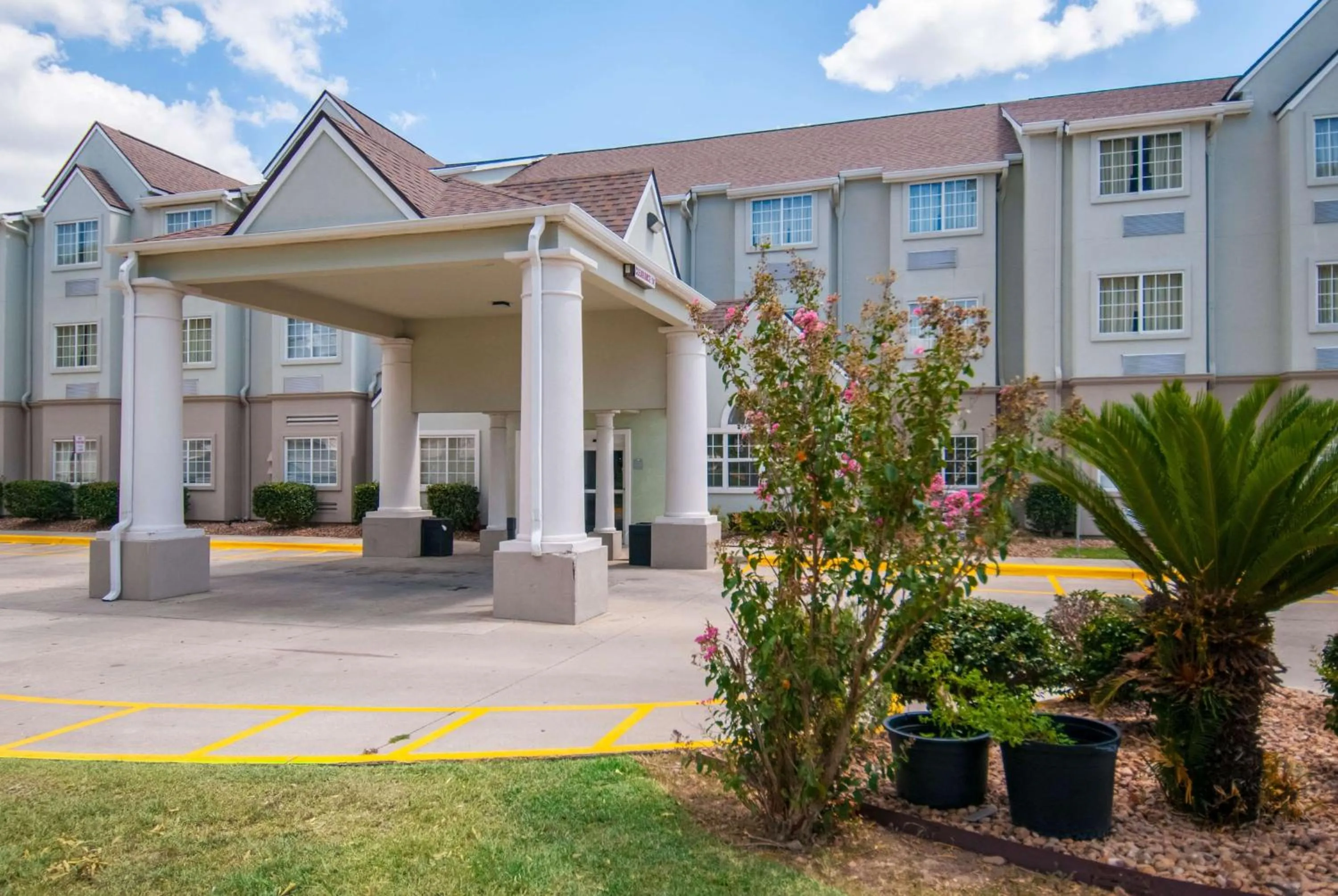 Property building in Microtel Inn and Suites Lafayette