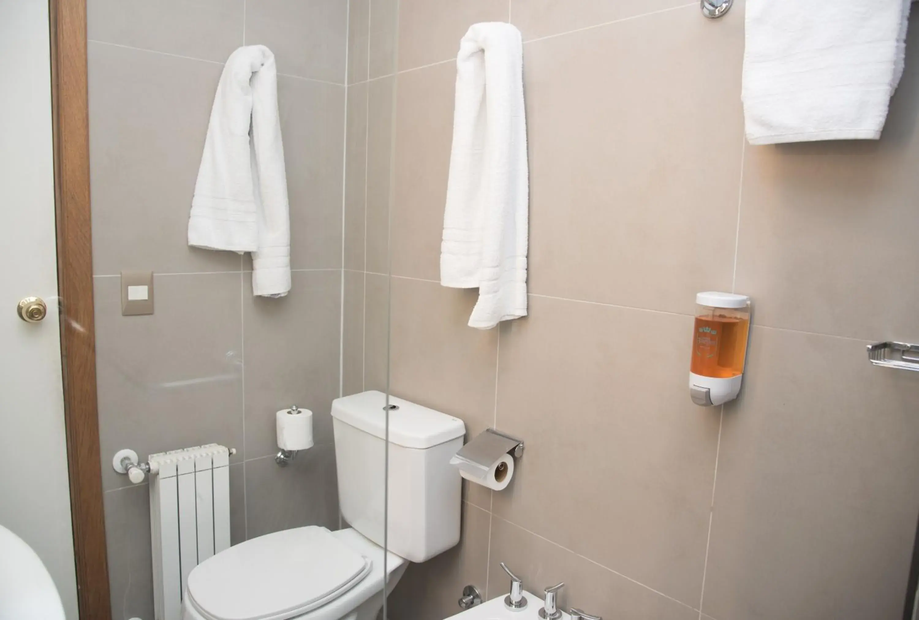 Standard Double or Twin Room in Hotel Tres Reyes Standard Double or Twin Room in Hotel Tres Reyes