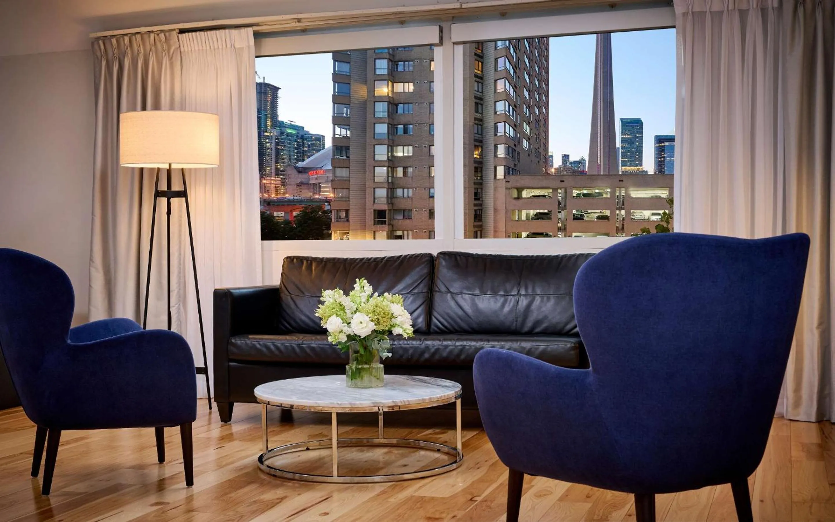 Bedroom in Radisson Blu Toronto Downtown