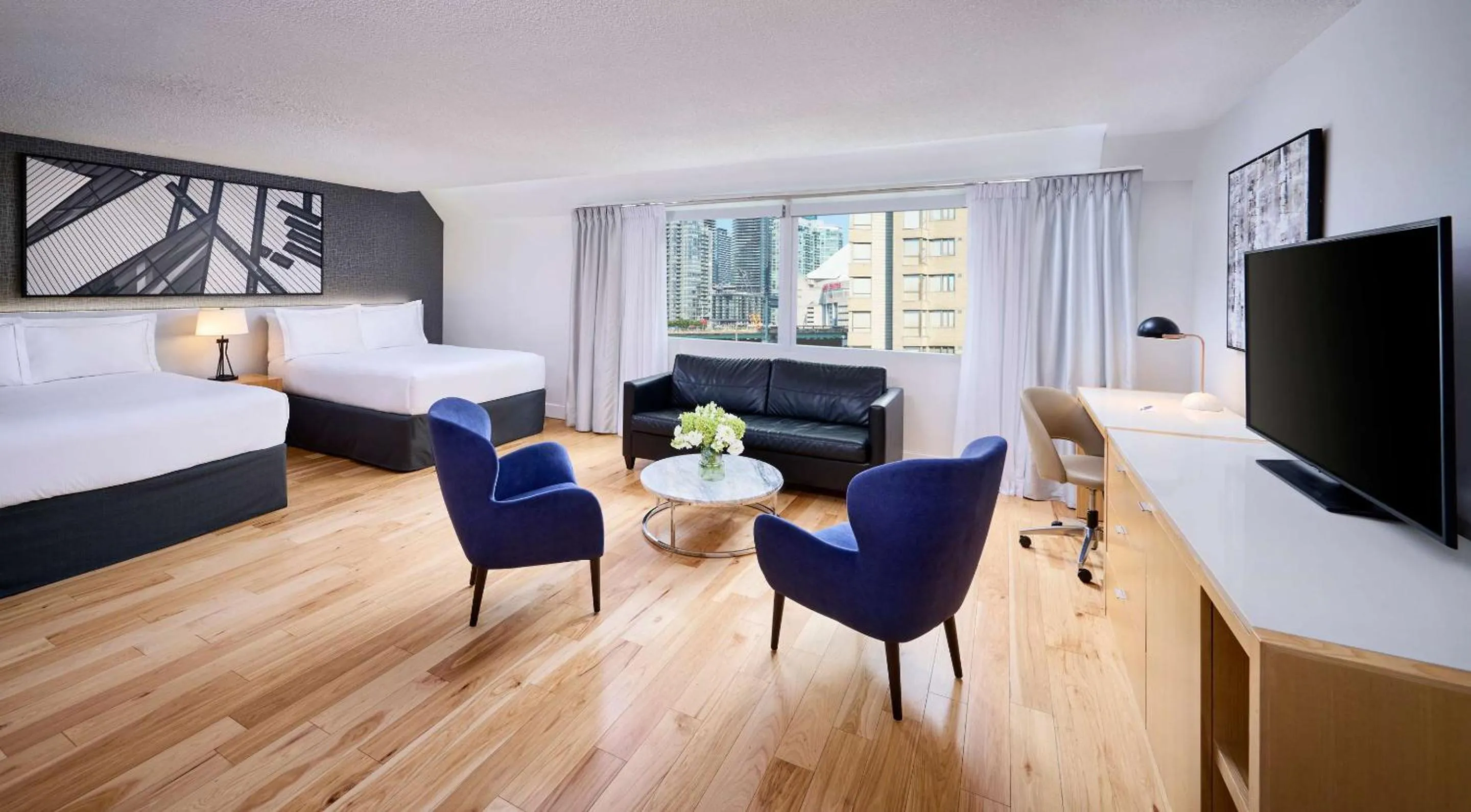 Bedroom, Bed in Radisson Blu Toronto Downtown