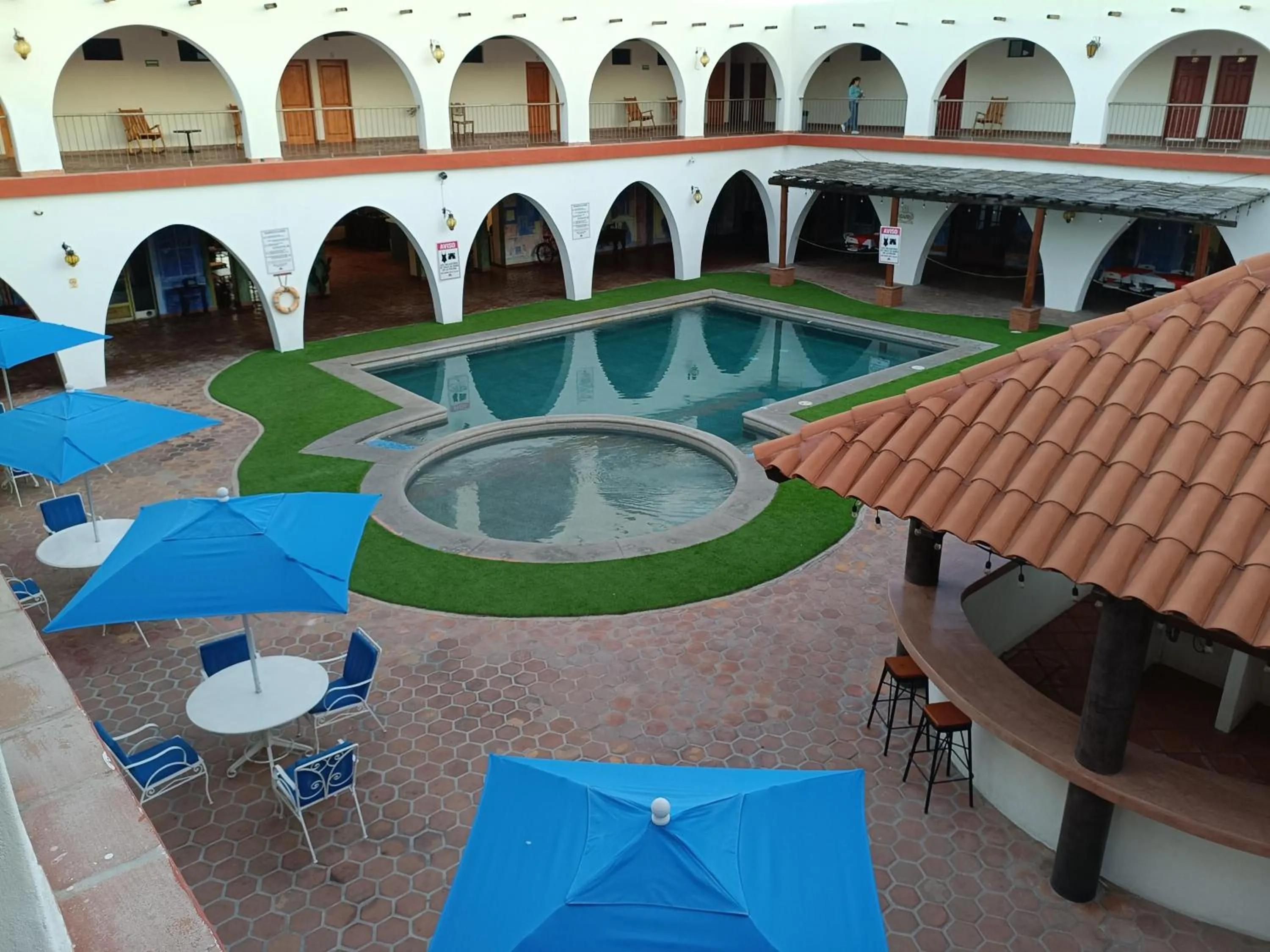 Swimming pool in Hotel Hacienda Bugambilias La Paz