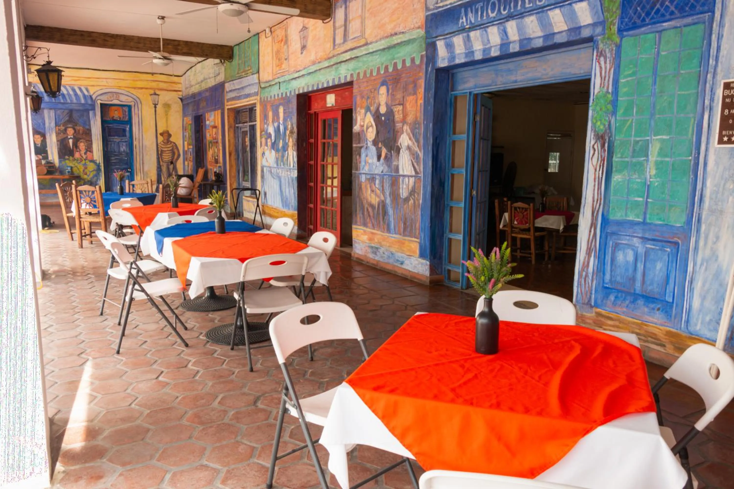 Restaurant/places to eat in Hotel Hacienda Bugambilias La Paz