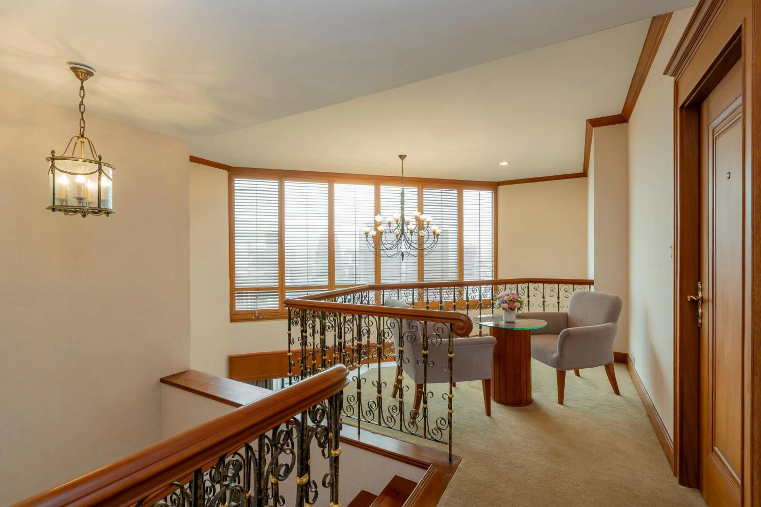 Living room in Grand Diamond Suites Hotel