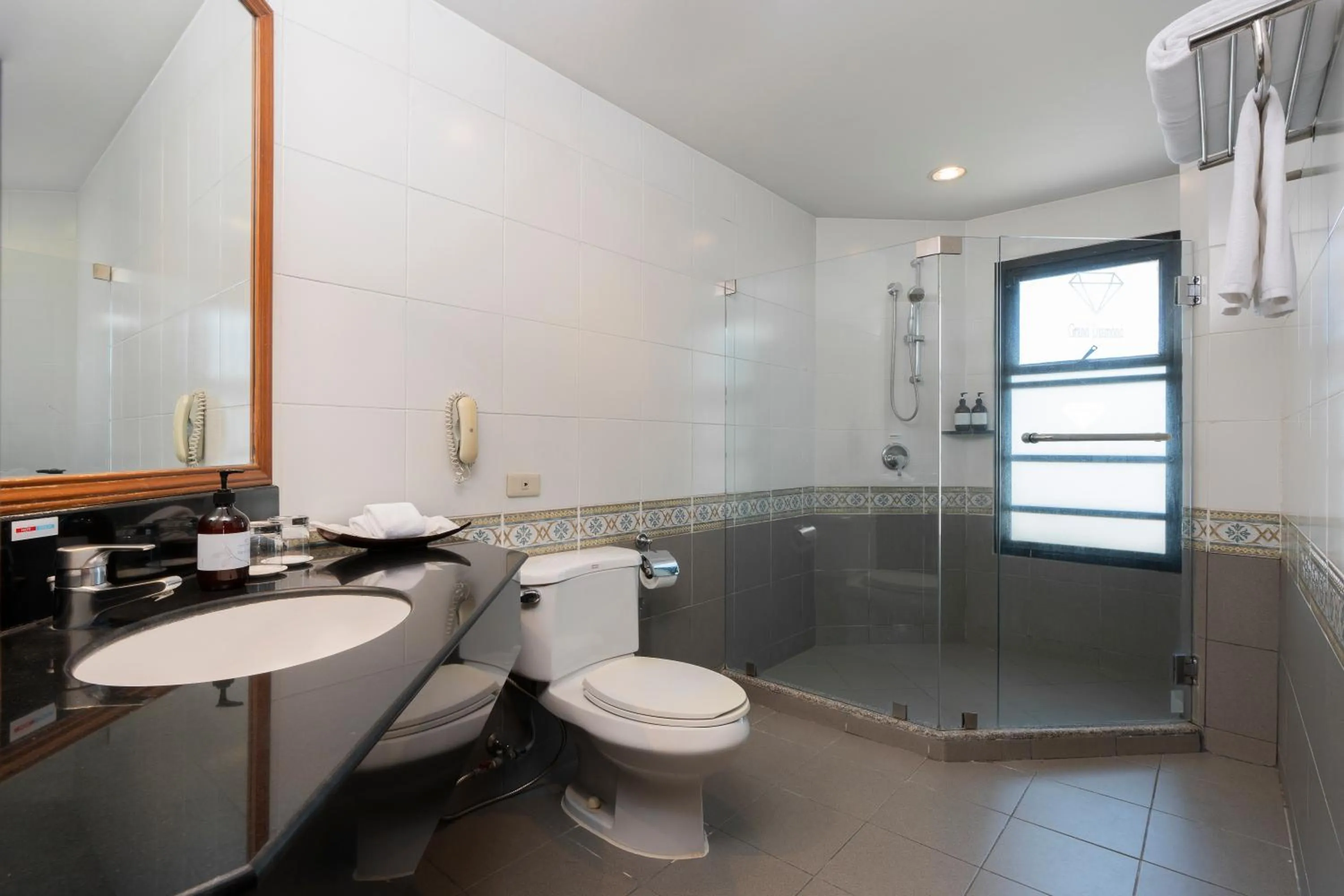 Bathroom in Grand Diamond Suites Hotel