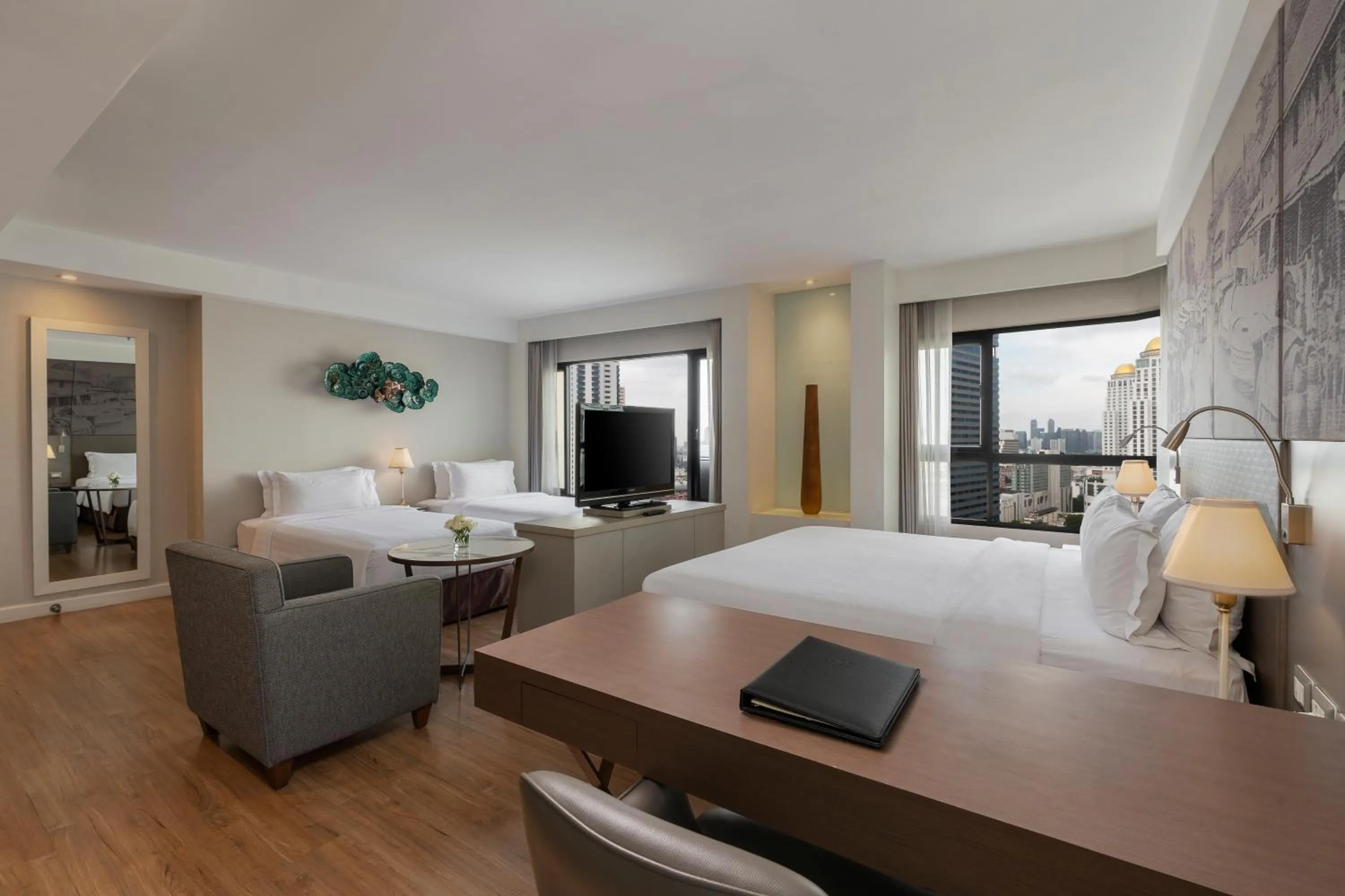 Bedroom, Bed in Grand Diamond Suites Hotel